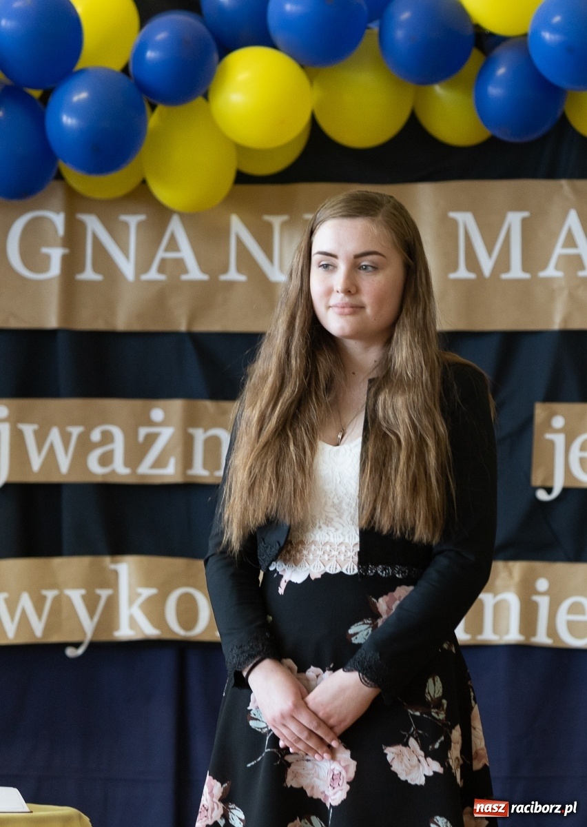 Zdjęcie w galerii na portalu naszraciborz.pl: Świat potrzebuje takich ludzi! - Ekonomik pożegnał tegorocznych maturzystów wiadomości z regionu