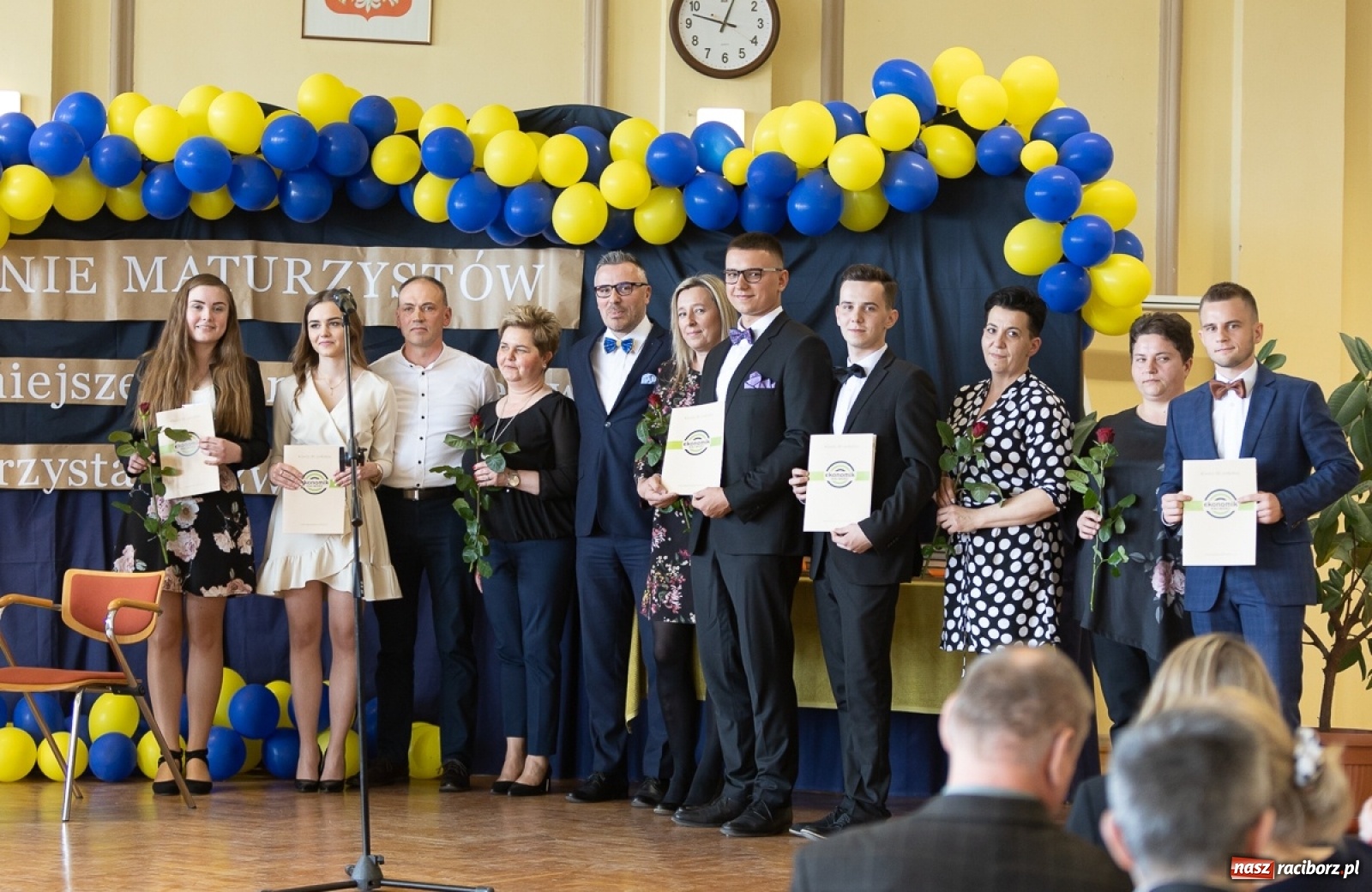Zdjęcie w galerii na portalu naszraciborz.pl: Świat potrzebuje takich ludzi! - Ekonomik pożegnał tegorocznych maturzystów wiadomości z regionu