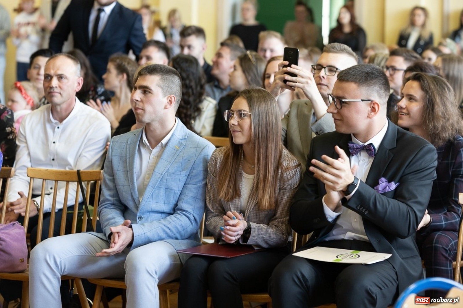 Zdjęcie w galerii na portalu naszraciborz.pl: Świat potrzebuje takich ludzi! - Ekonomik pożegnał tegorocznych maturzystów wiadomości z regionu