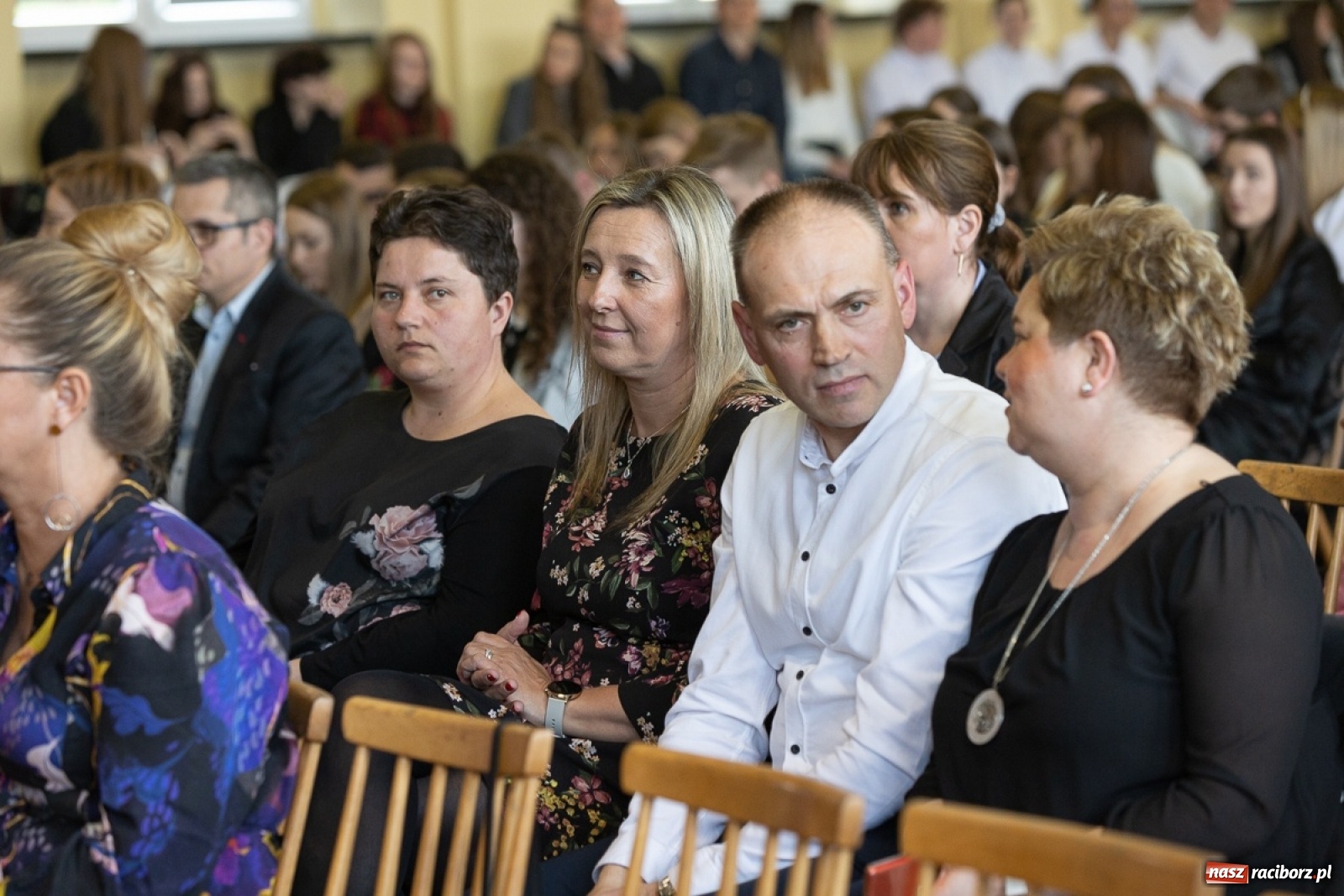 Zdjęcie w galerii na portalu naszraciborz.pl: Świat potrzebuje takich ludzi! - Ekonomik pożegnał tegorocznych maturzystów wiadomości z regionu