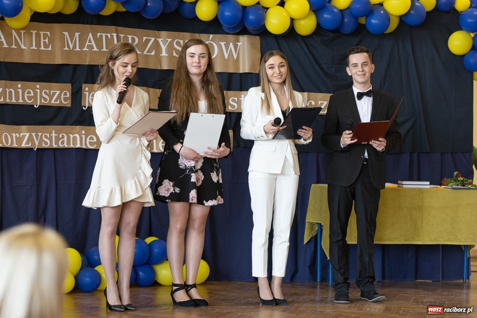 Zdjęcie w galerii na portalu naszraciborz.pl: Świat potrzebuje takich ludzi! - Ekonomik pożegnał tegorocznych maturzystów wiadomości z regionu