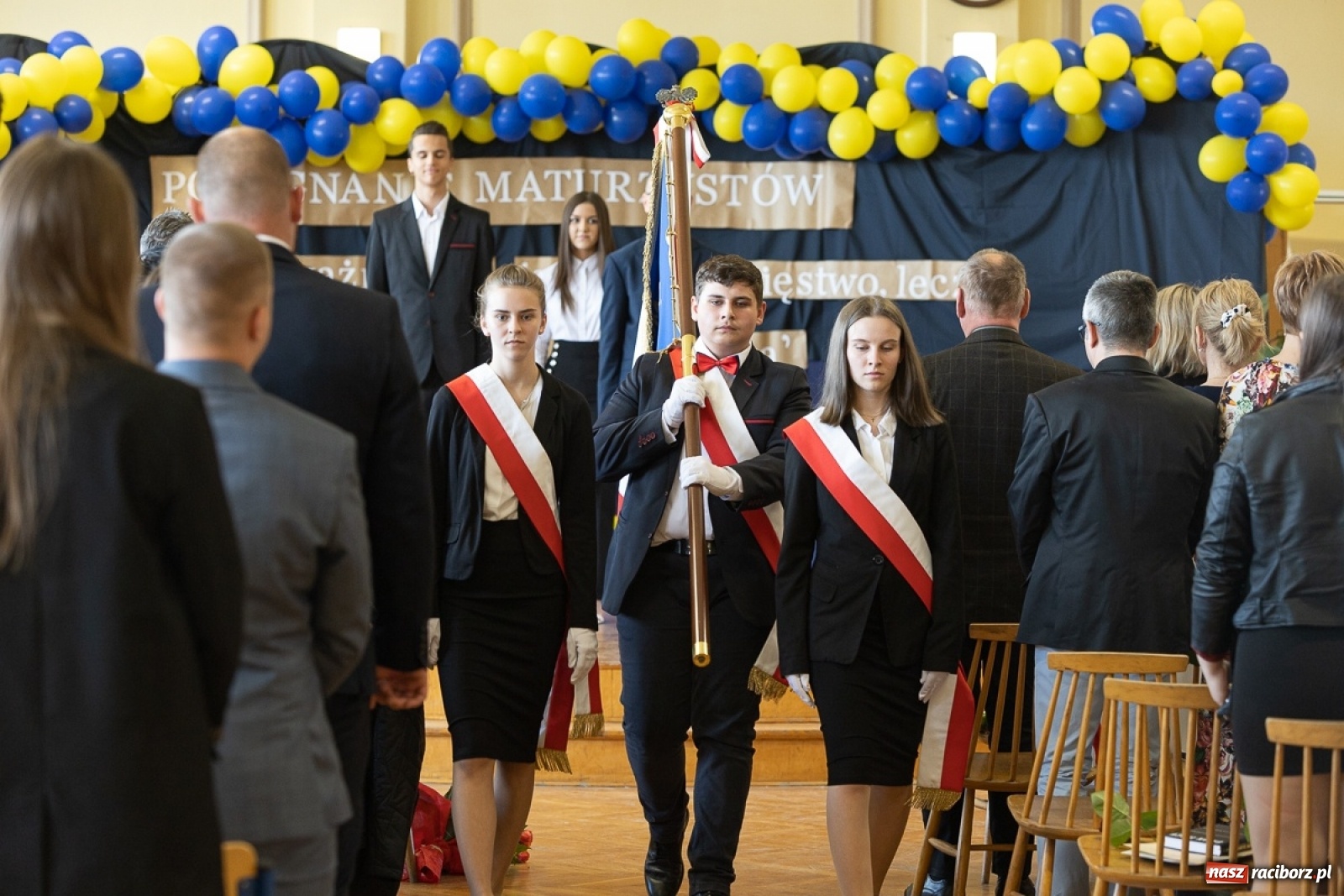 Zdjęcie w galerii na portalu naszraciborz.pl: Świat potrzebuje takich ludzi! - Ekonomik pożegnał tegorocznych maturzystów wiadomości z regionu