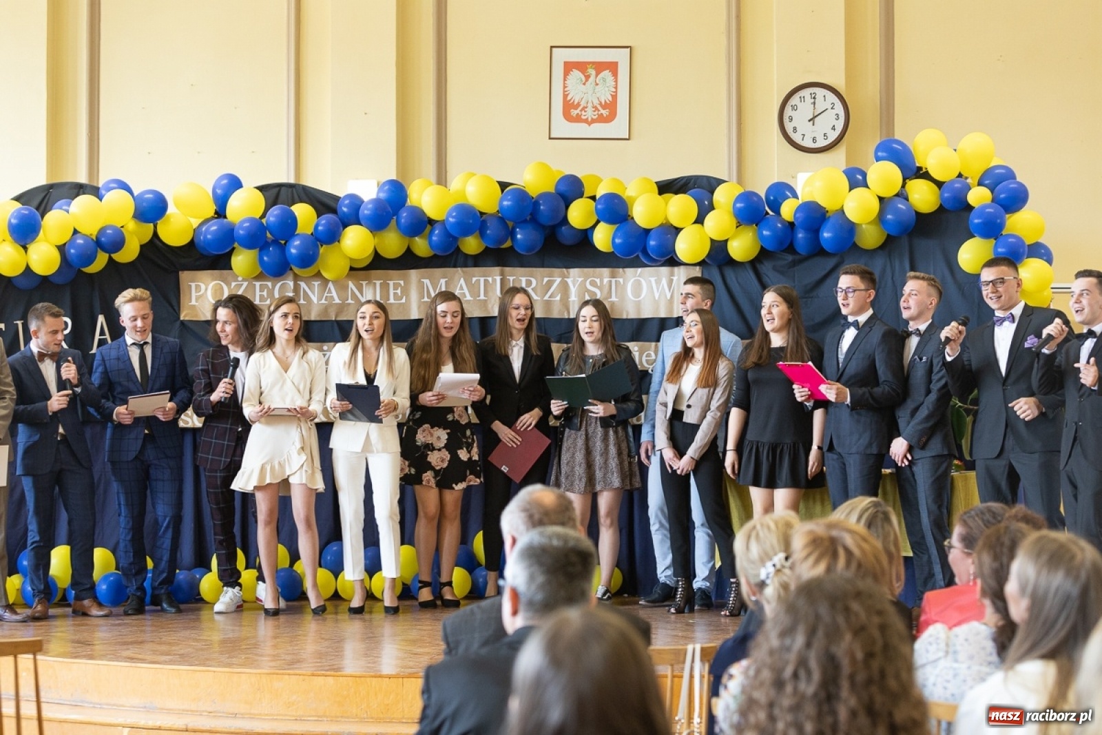 Zdjęcie w galerii na portalu naszraciborz.pl: Świat potrzebuje takich ludzi! - Ekonomik pożegnał tegorocznych maturzystów wiadomości z regionu