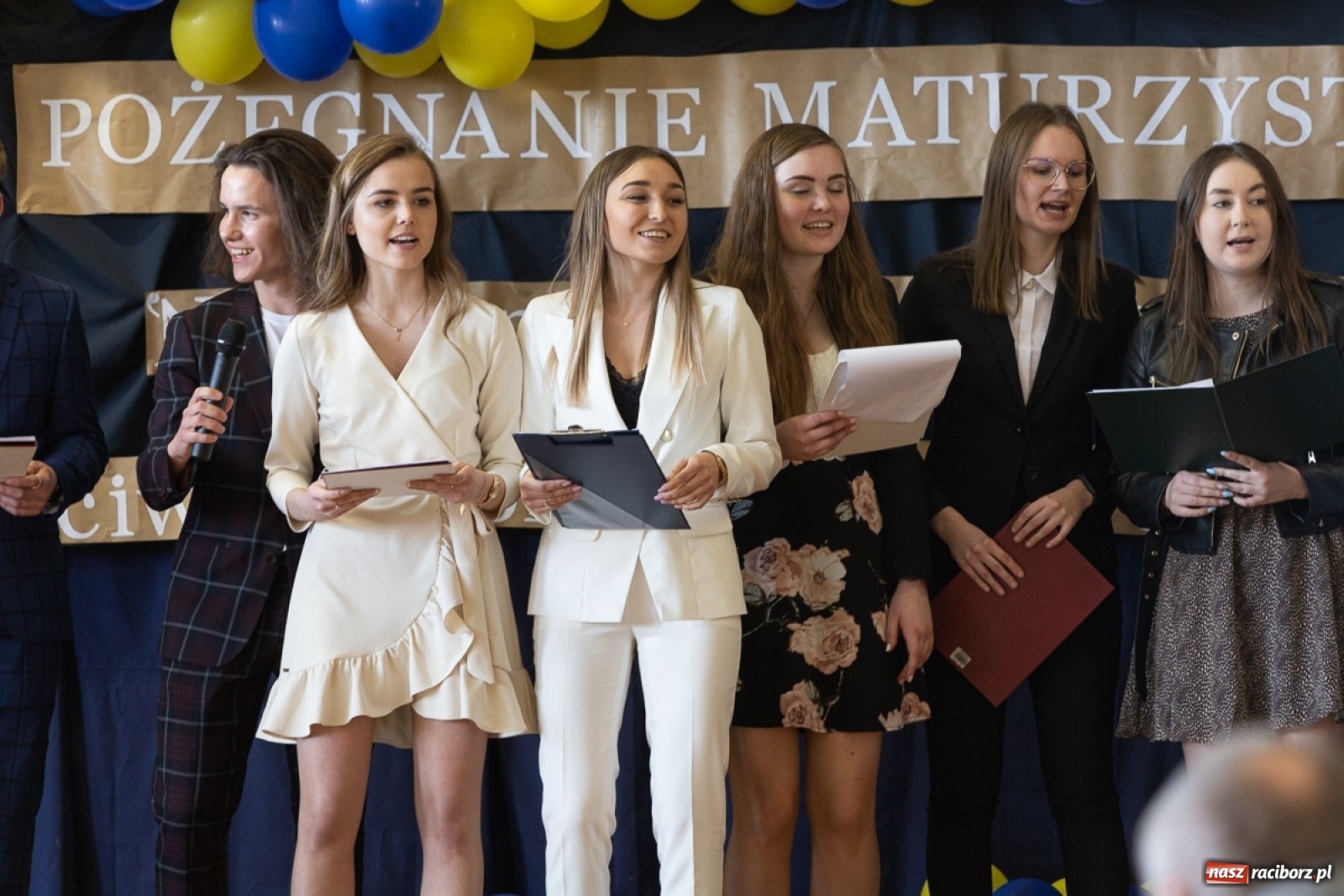 Zdjęcie w galerii na portalu naszraciborz.pl: Świat potrzebuje takich ludzi! - Ekonomik pożegnał tegorocznych maturzystów wiadomości z regionu