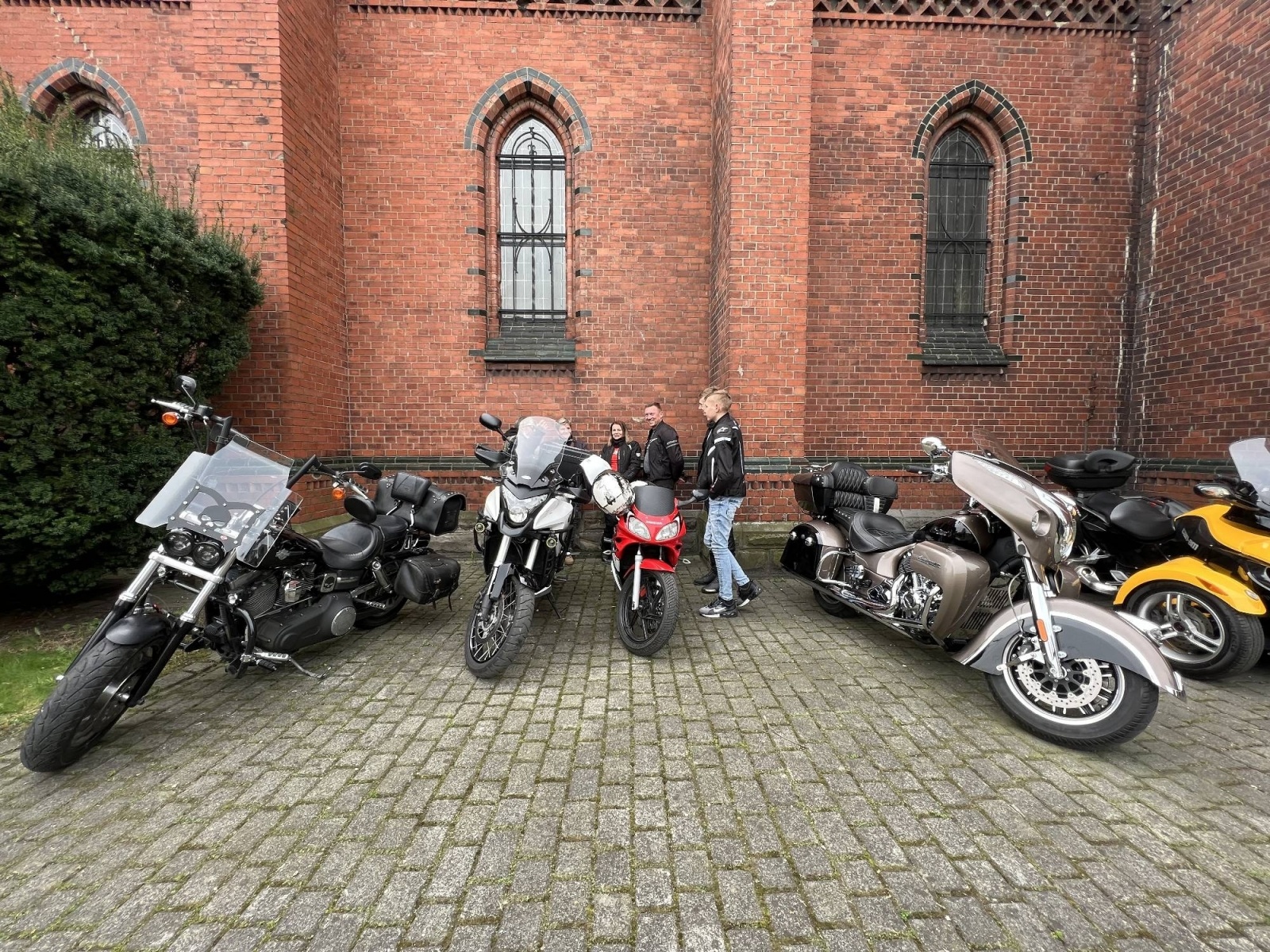 Zdjęcie w galerii na portalu naszraciborz.pl: Bolo i przyjaciele rozpoczęli sezon. Motocykle zjechały na Starą Wieś wiadomości z regionu