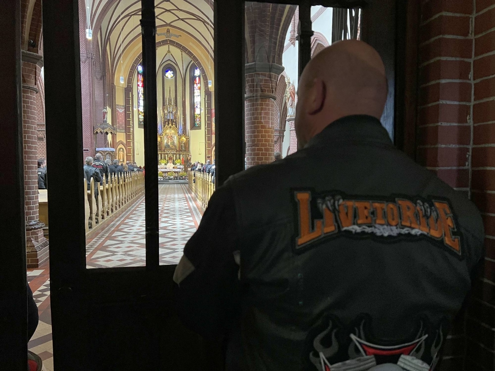 Zdjęcie w galerii na portalu naszraciborz.pl: Bolo i przyjaciele rozpoczęli sezon. Motocykle zjechały na Starą Wieś wiadomości z regionu