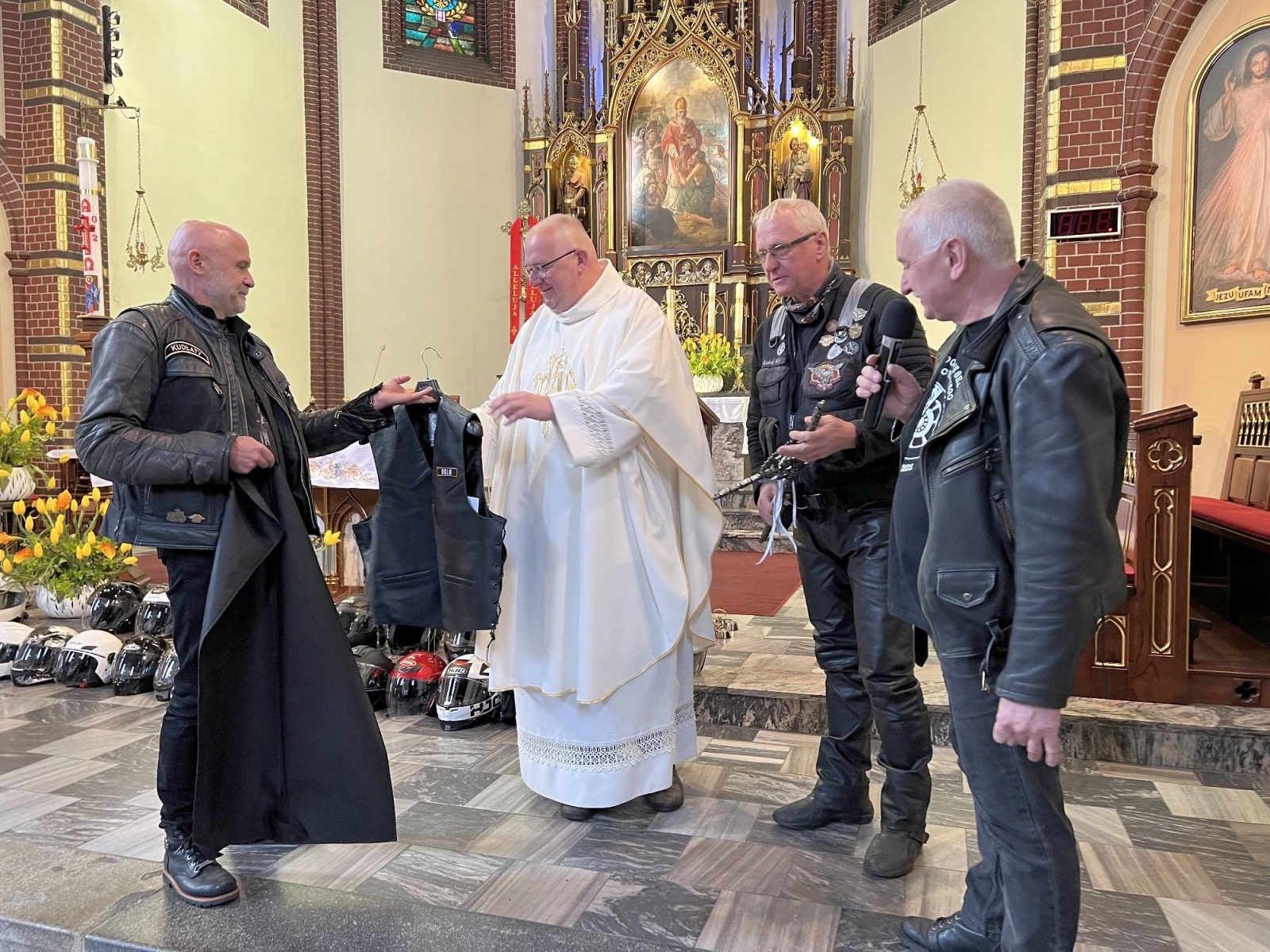 Zdjęcie w galerii na portalu naszraciborz.pl: Bolo i przyjaciele rozpoczęli sezon. Motocykle zjechały na Starą Wieś wiadomości z regionu