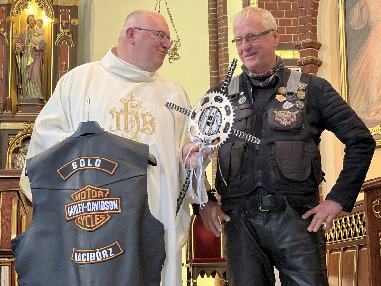 Zdjęcie w galerii na portalu naszraciborz.pl: Bolo i przyjaciele rozpoczęli sezon. Motocykle zjechały na Starą Wieś wiadomości z regionu