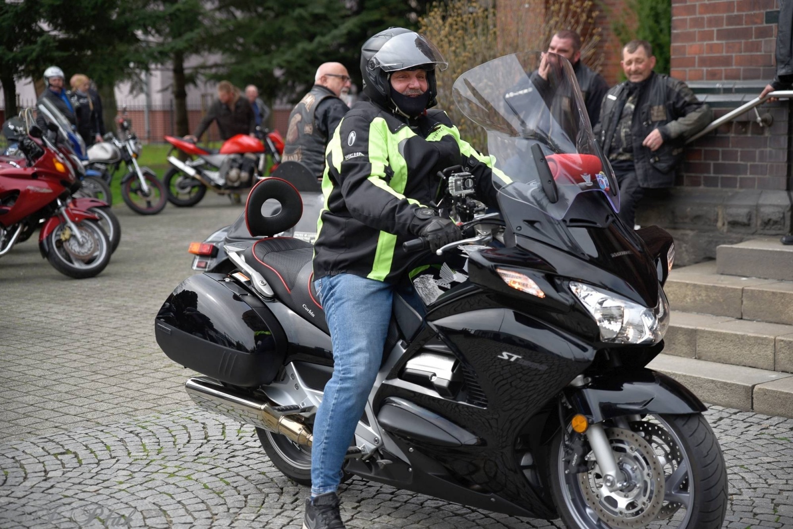 Zdjęcie w galerii na portalu naszraciborz.pl: Bolo i przyjaciele rozpoczęli sezon. Motocykle zjechały na Starą Wieś wiadomości z regionu