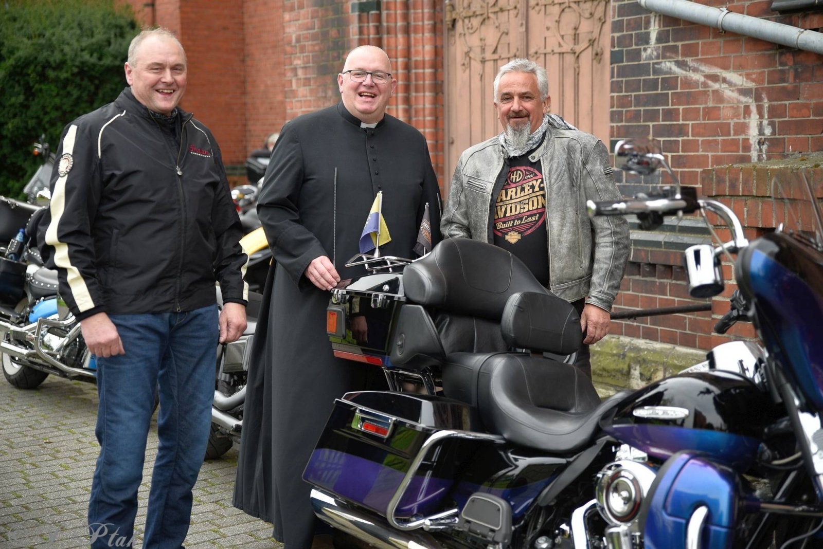 Zdjęcie w galerii na portalu naszraciborz.pl: Bolo i przyjaciele rozpoczęli sezon. Motocykle zjechały na Starą Wieś wiadomości z regionu