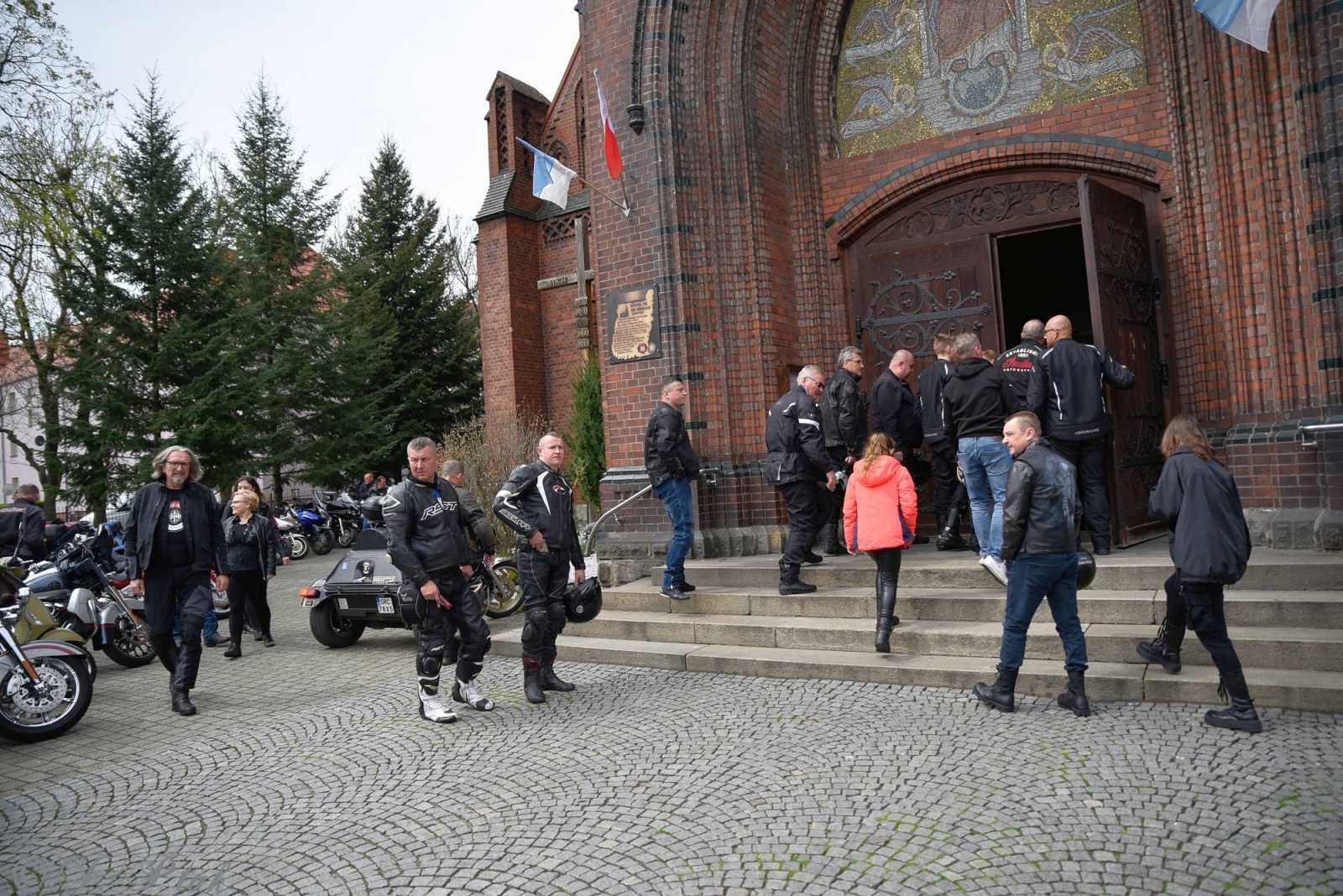 Zdjęcie w galerii na portalu naszraciborz.pl: Bolo i przyjaciele rozpoczęli sezon. Motocykle zjechały na Starą Wieś wiadomości z regionu