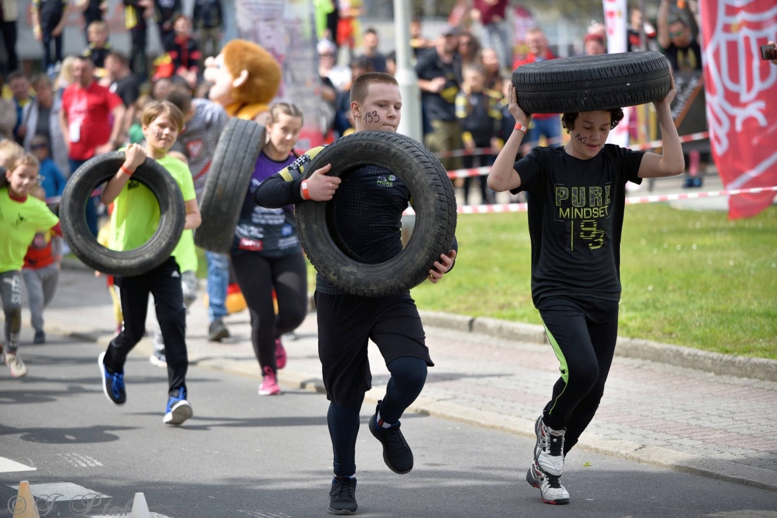 Zdjęcie w galerii na portalu naszraciborz.pl: Druga bitwa o basztę. Do Raciborza przyjechało 100 proc. więcej wojowników wiadomości z regionu
