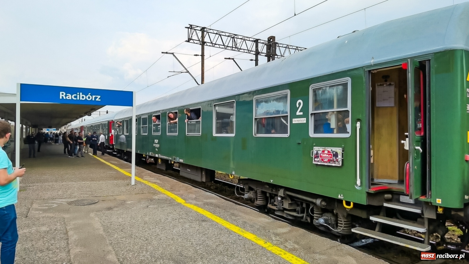 Zdjęcie w galerii na portalu naszraciborz.pl: Żwirkiem do Baborowa. Zabytkowy pociąg w trasie [FOTO i WIDEO] wiadomości z regionu
