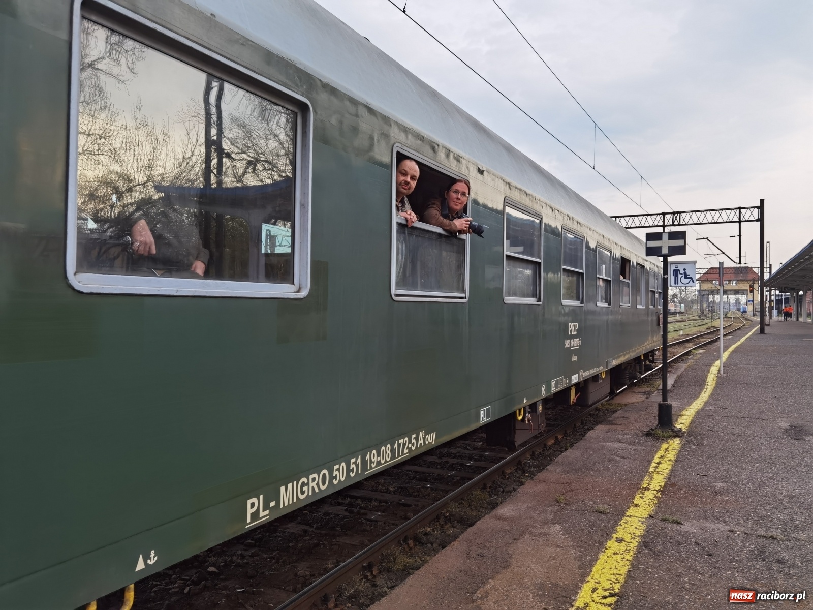 Zdjęcie w galerii na portalu naszraciborz.pl: Żwirkiem do Baborowa. Zabytkowy pociąg w trasie [FOTO i WIDEO] wiadomości z regionu