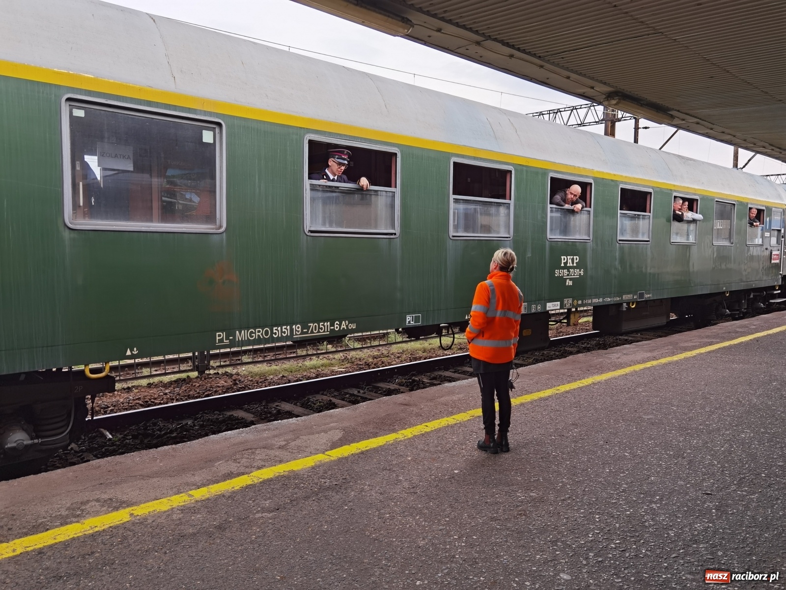 Zdjęcie w galerii na portalu naszraciborz.pl: Żwirkiem do Baborowa. Zabytkowy pociąg w trasie [FOTO i WIDEO] wiadomości z regionu