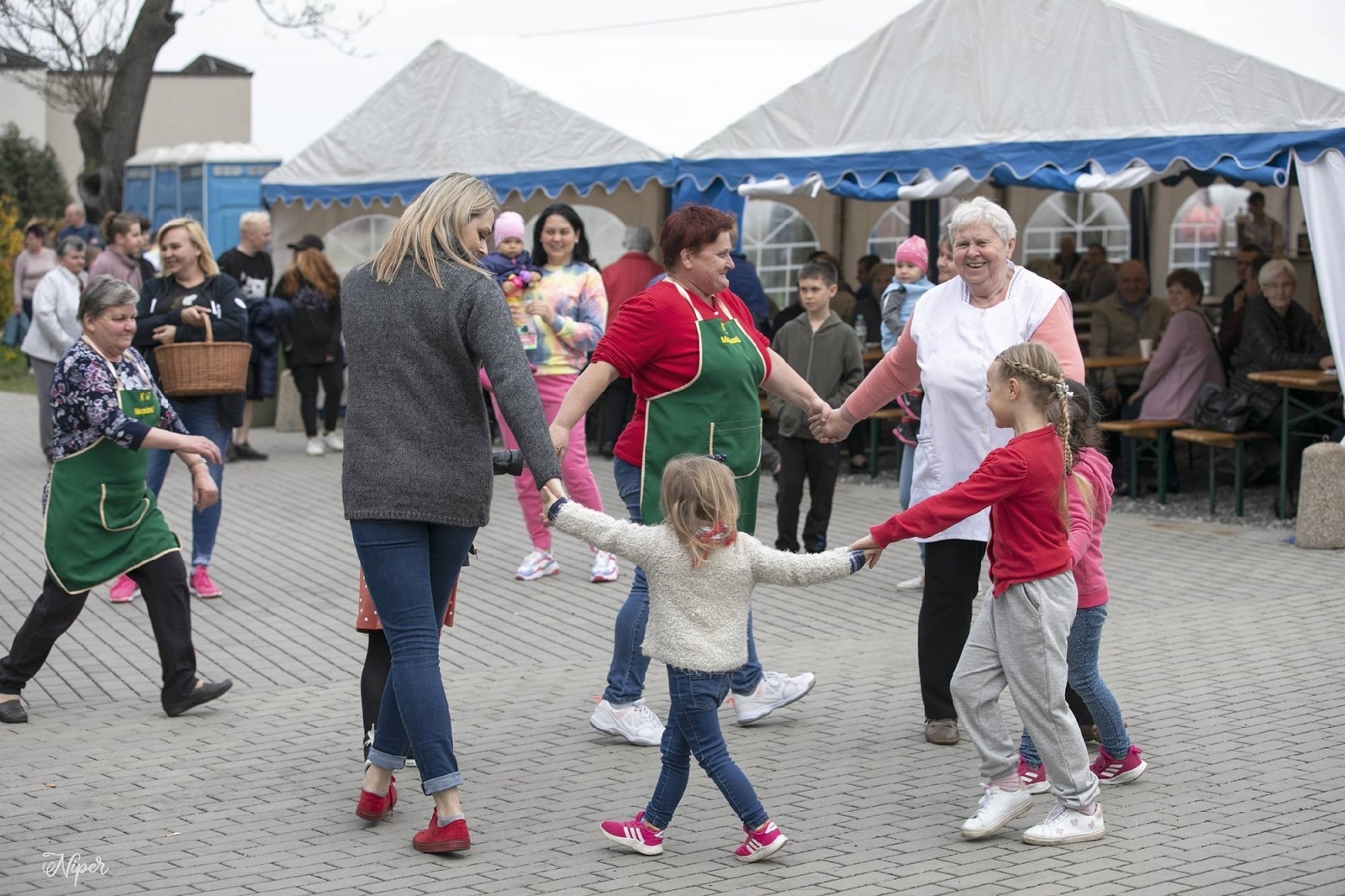 Zdjęcie w galerii na portalu naszraciborz.pl: Majówka na farskim placu w Krzanowicach [FOTO] wiadomości z regionu