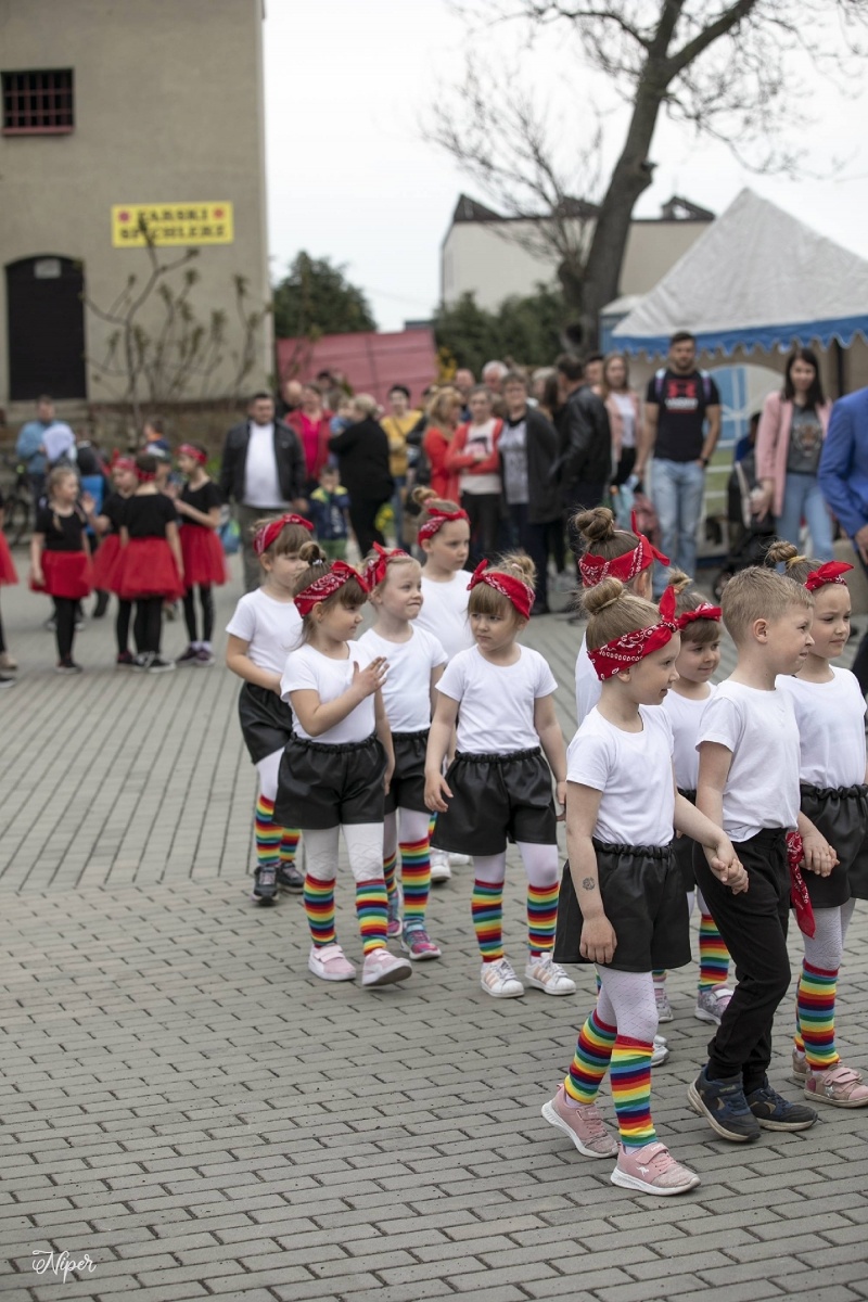 Zdjęcie w galerii na portalu naszraciborz.pl: Majówka na farskim placu w Krzanowicach [FOTO] wiadomości z regionu