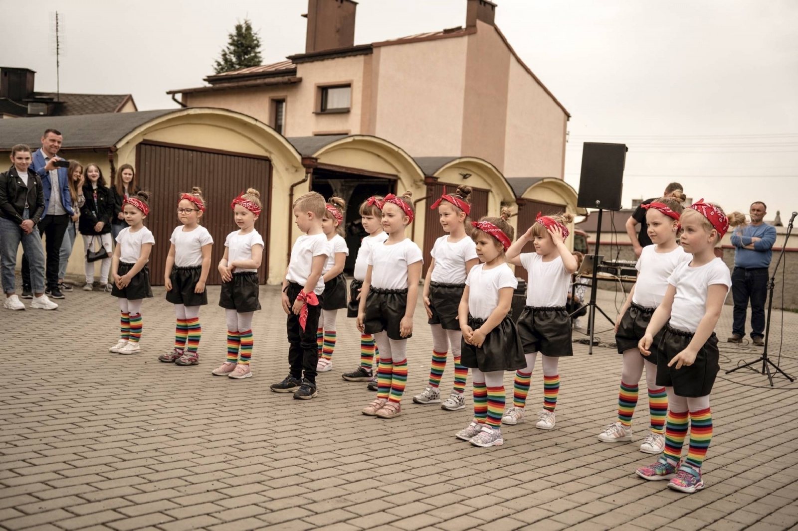 Zdjęcie w galerii na portalu naszraciborz.pl: Majówka na farskim placu w Krzanowicach [FOTO] wiadomości z regionu