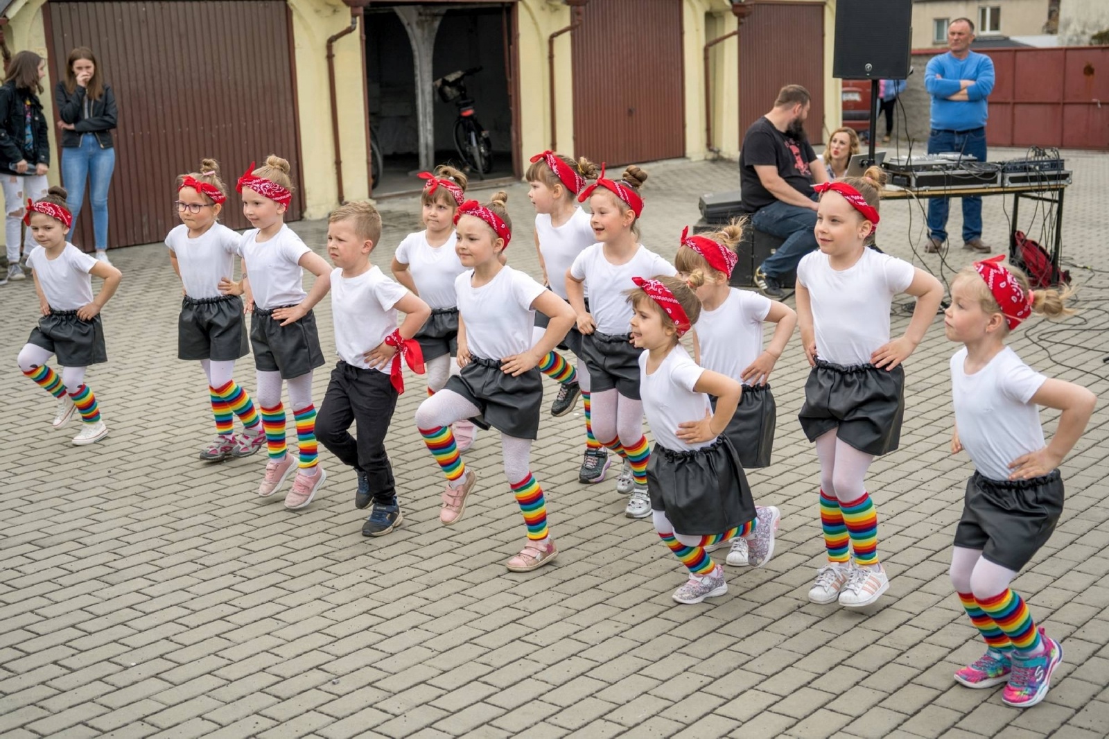 Zdjęcie w galerii na portalu naszraciborz.pl: Majówka na farskim placu w Krzanowicach [FOTO] wiadomości z regionu