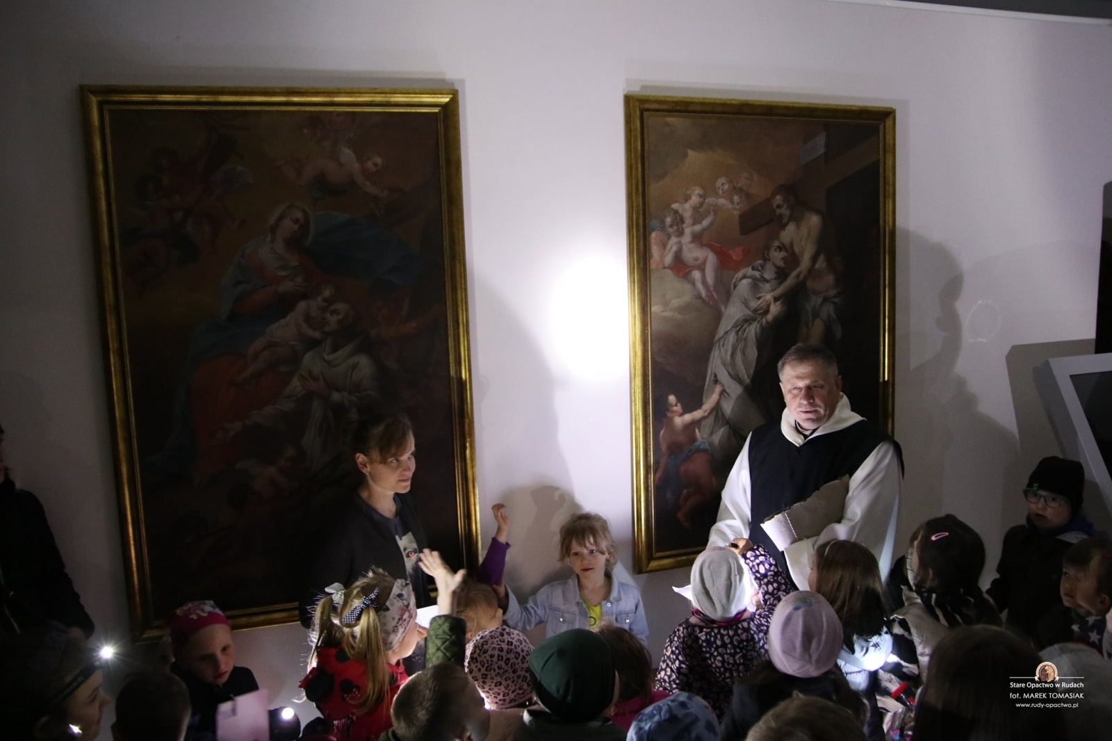 Zdjęcie w galerii na portalu naszraciborz.pl: Dreszczyk emocji i tajemnice. Nocne szukanie skarbu w Rudach wiadomości z regionu