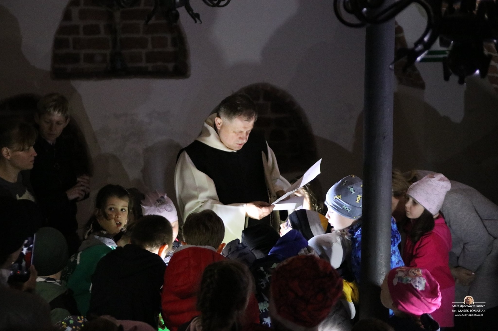 Zdjęcie w galerii na portalu naszraciborz.pl: Dreszczyk emocji i tajemnice. Nocne szukanie skarbu w Rudach wiadomości z regionu