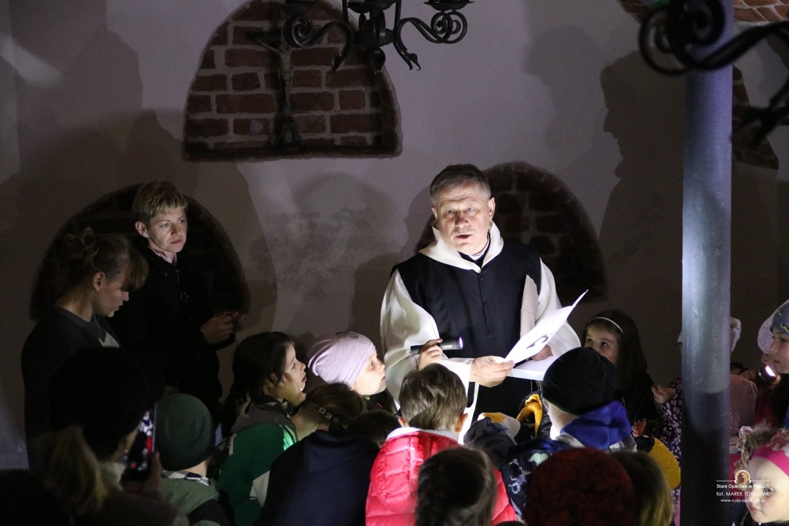 Zdjęcie w galerii na portalu naszraciborz.pl: Dreszczyk emocji i tajemnice. Nocne szukanie skarbu w Rudach wiadomości z regionu