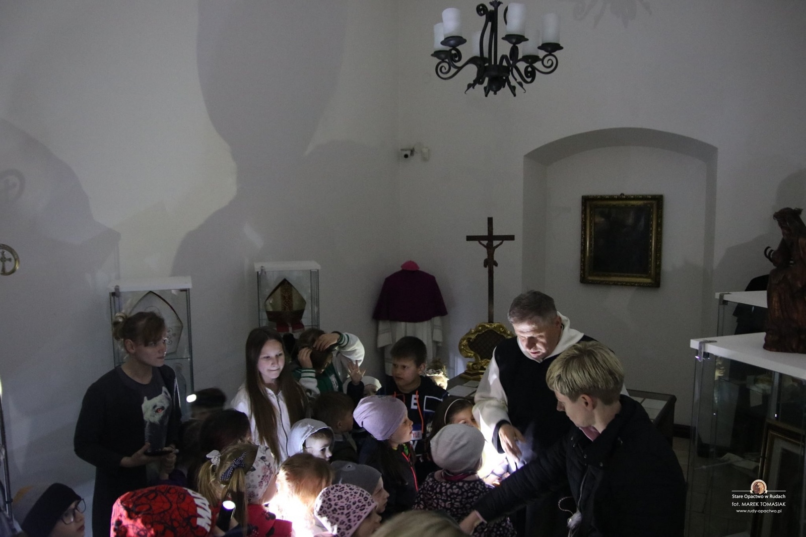 Zdjęcie w galerii na portalu naszraciborz.pl: Dreszczyk emocji i tajemnice. Nocne szukanie skarbu w Rudach wiadomości z regionu