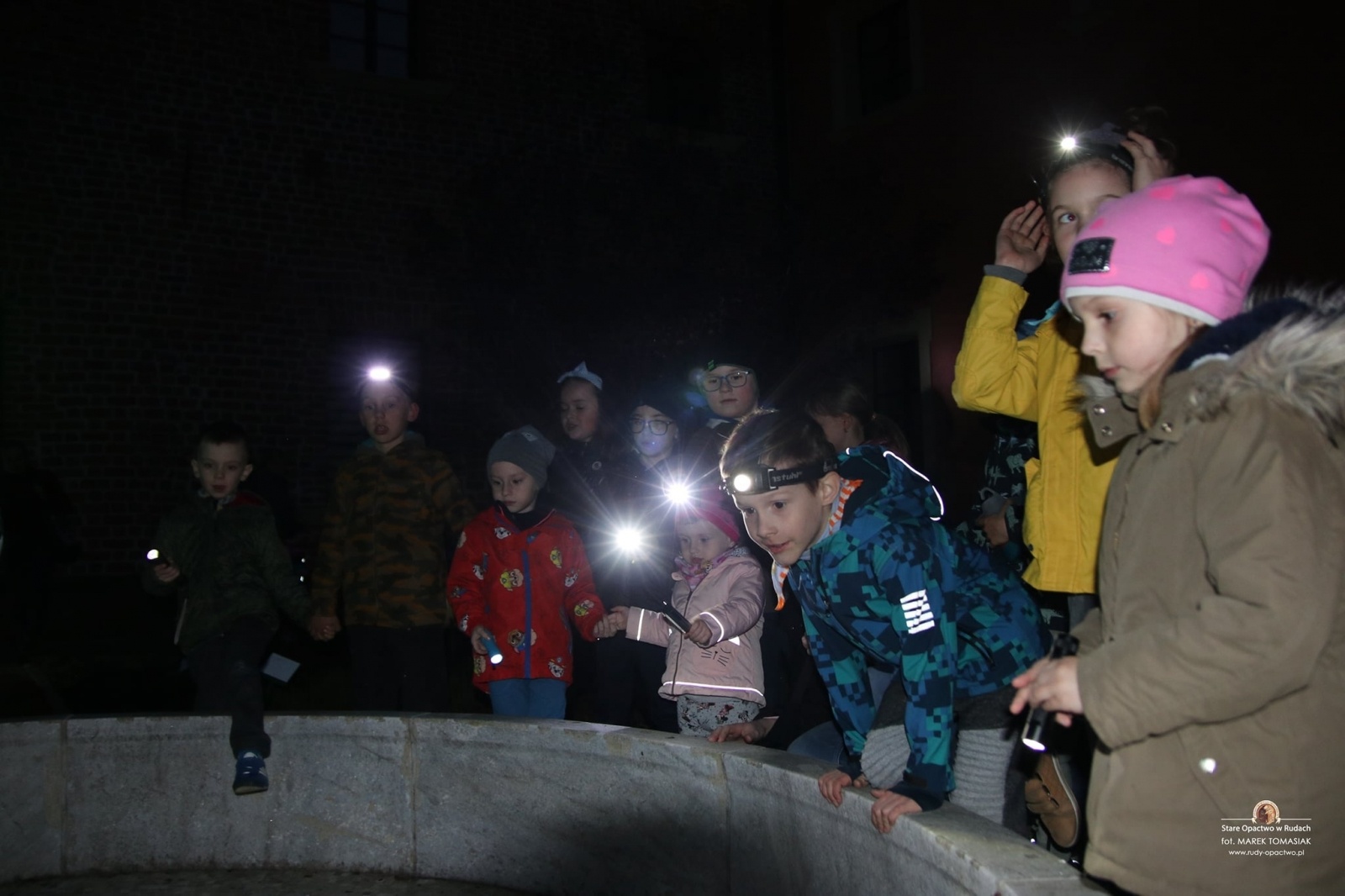 Zdjęcie w galerii na portalu naszraciborz.pl: Dreszczyk emocji i tajemnice. Nocne szukanie skarbu w Rudach wiadomości z regionu