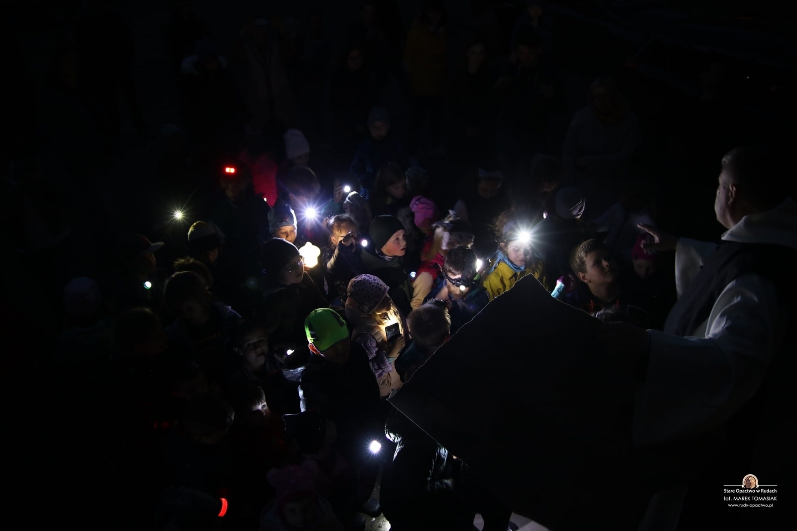 Zdjęcie w galerii na portalu naszraciborz.pl: Dreszczyk emocji i tajemnice. Nocne szukanie skarbu w Rudach wiadomości z regionu