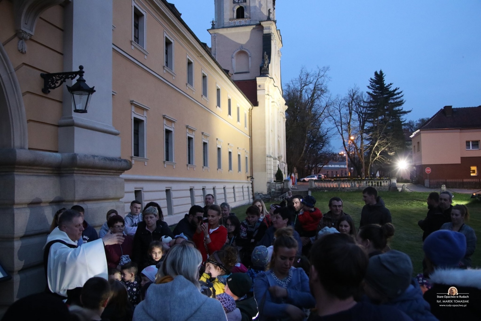 Zdjęcie w galerii na portalu naszraciborz.pl: Dreszczyk emocji i tajemnice. Nocne szukanie skarbu w Rudach wiadomości z regionu
