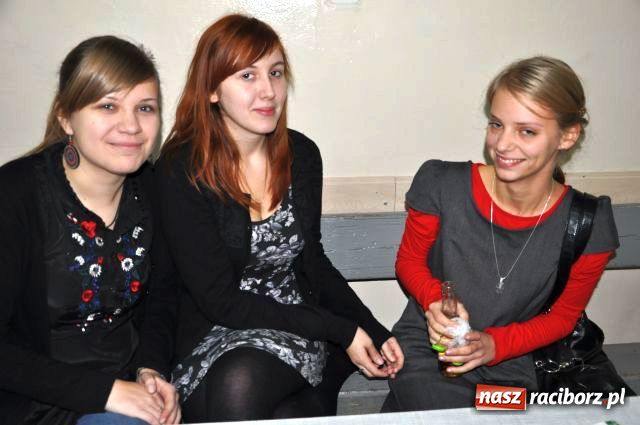 Zdjęcie w galerii na portalu naszraciborz.pl: Maturę próbną zaczęli od 