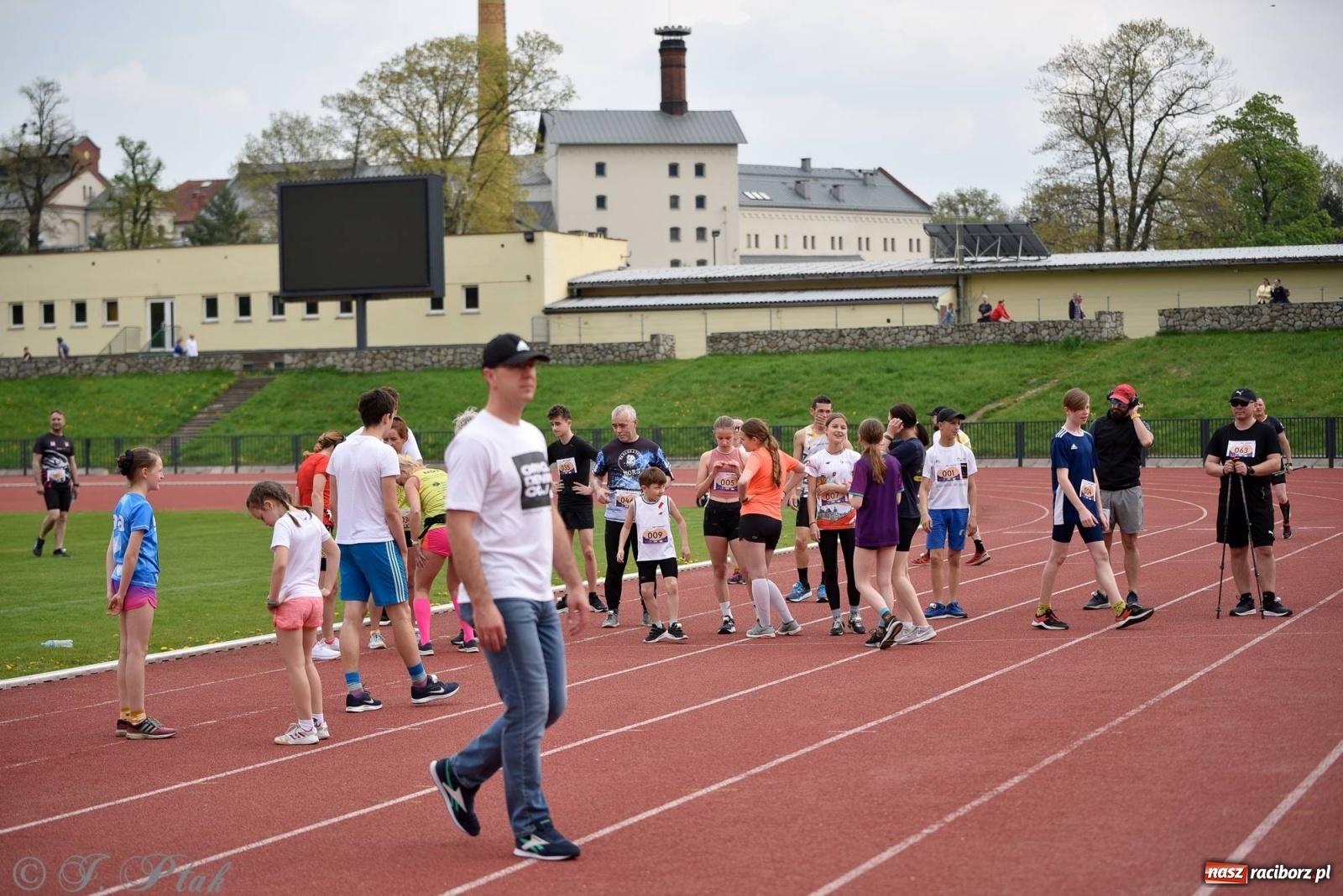 Zdjęcie w galerii na portalu naszraciborz.pl: XIV Bieg bez Granic: nordic, młodzież oraz open na 5 km wiadomości z regionu