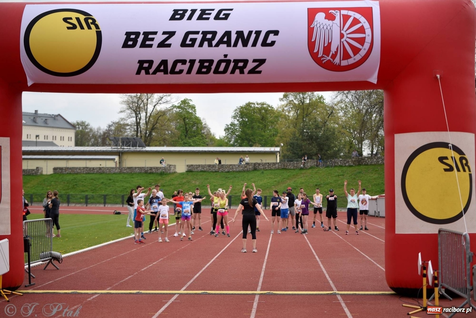 Zdjęcie w galerii na portalu naszraciborz.pl: XIV Bieg bez Granic: nordic, młodzież oraz open na 5 km wiadomości z regionu