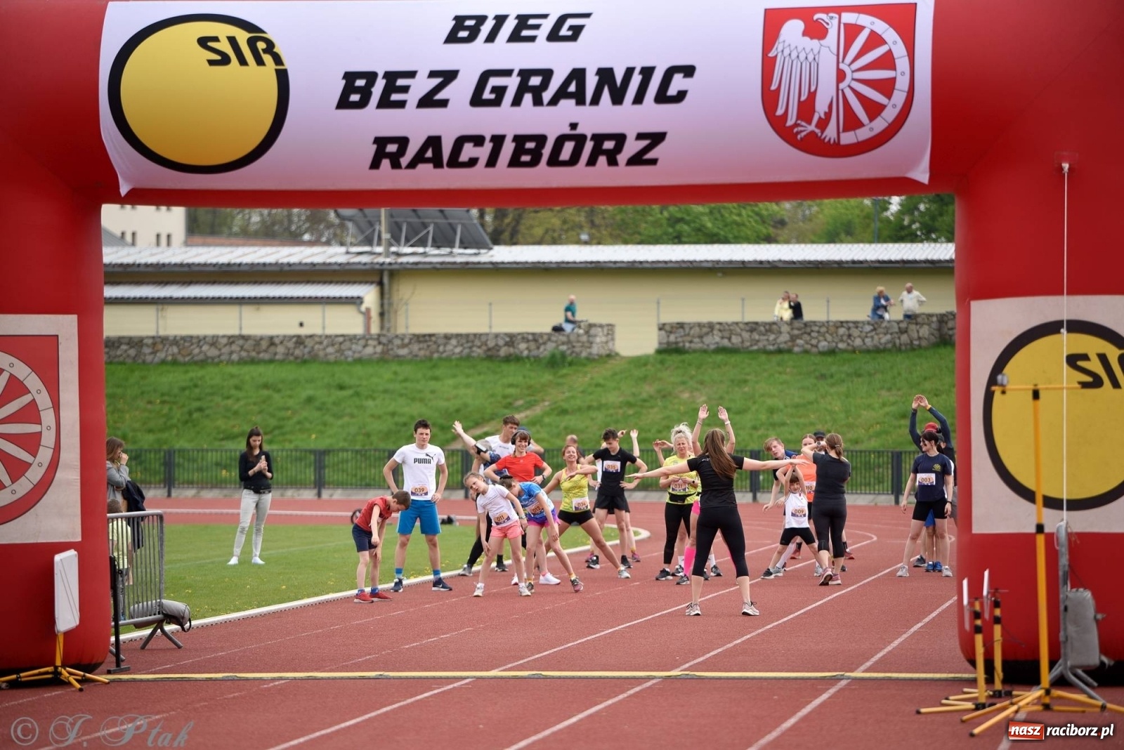 Zdjęcie w galerii na portalu naszraciborz.pl: XIV Bieg bez Granic: nordic, młodzież oraz open na 5 km wiadomości z regionu