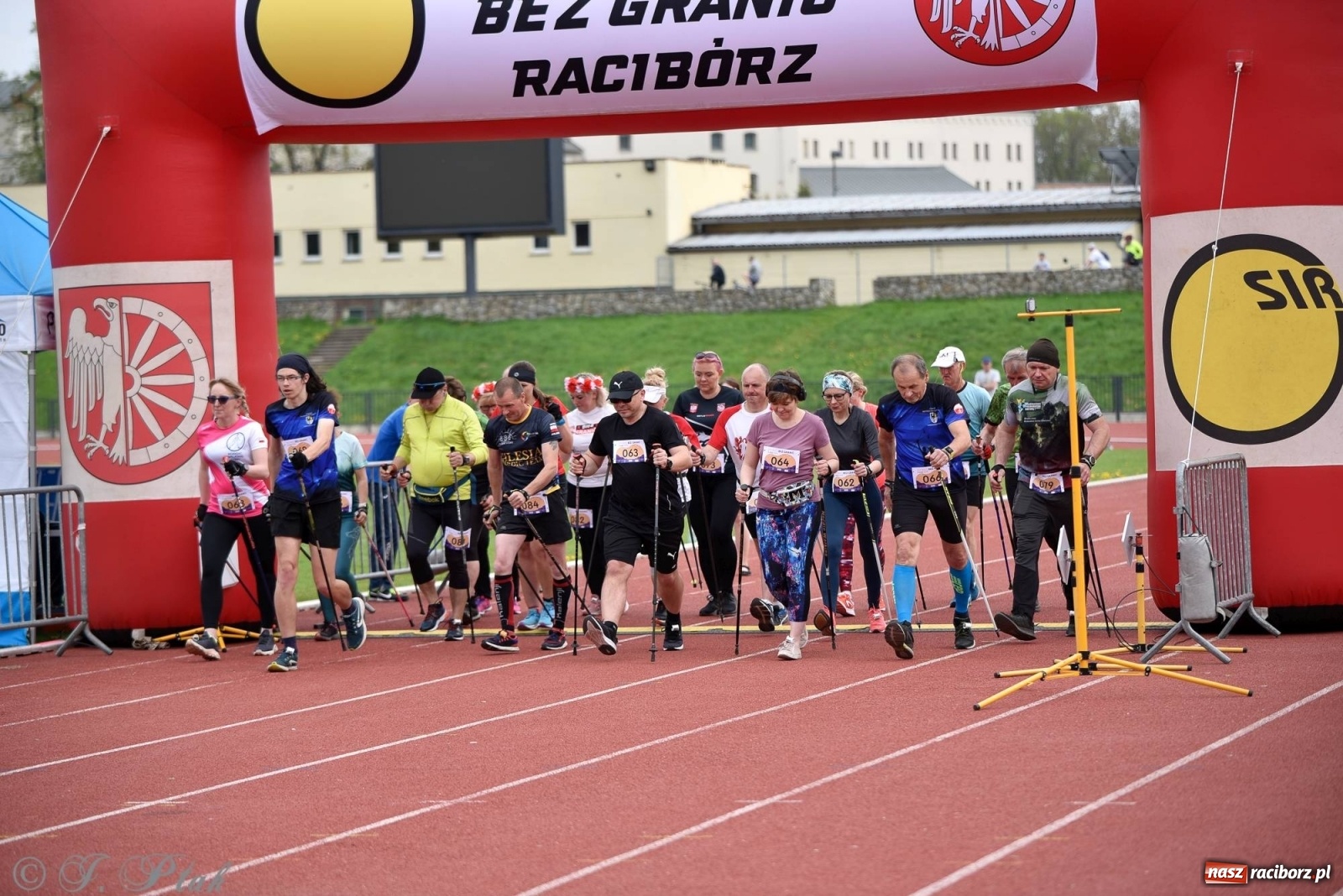 Zdjęcie w galerii na portalu naszraciborz.pl: XIV Bieg bez Granic: nordic, młodzież oraz open na 5 km wiadomości z regionu
