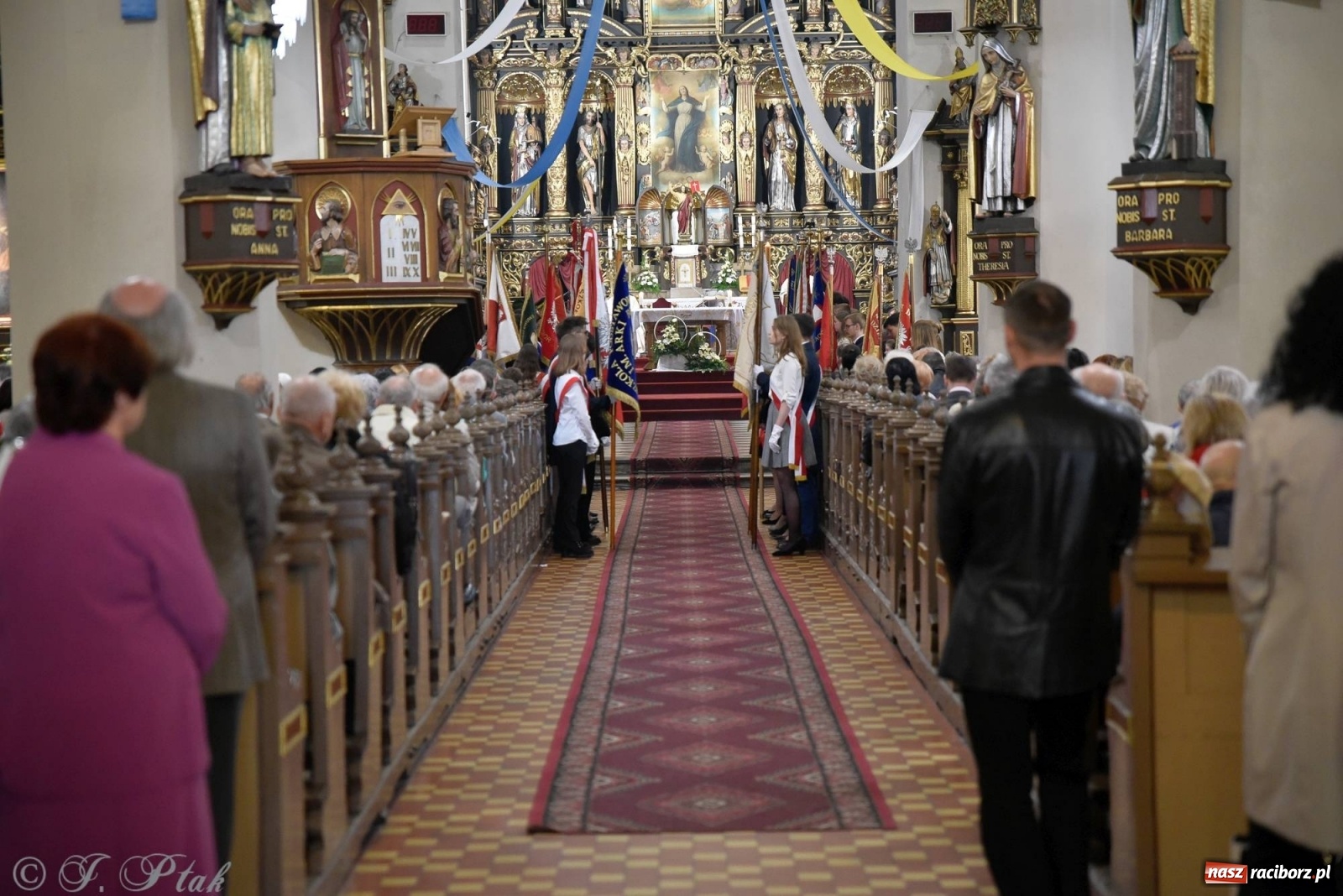 Zdjęcie w galerii na portalu naszraciborz.pl: 11 listopada w tym samym miejscu. Jak wiele się zmieniło od tamtej daty? wiadomości z regionu