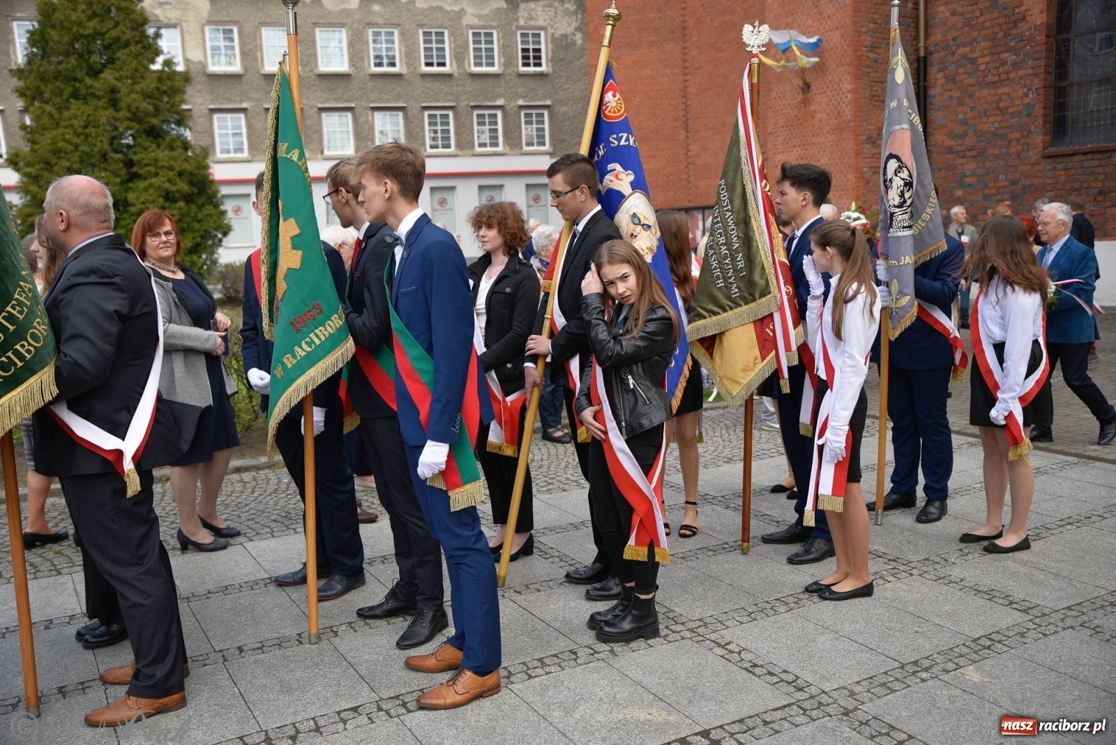Zdjęcie w galerii na portalu naszraciborz.pl: 11 listopada w tym samym miejscu. Jak wiele się zmieniło od tamtej daty? wiadomości z regionu