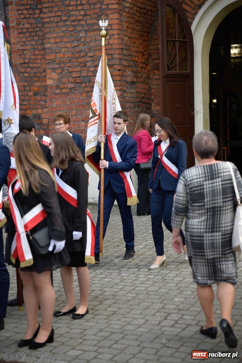 Zdjęcie w galerii na portalu naszraciborz.pl: 11 listopada w tym samym miejscu. Jak wiele się zmieniło od tamtej daty? wiadomości z regionu