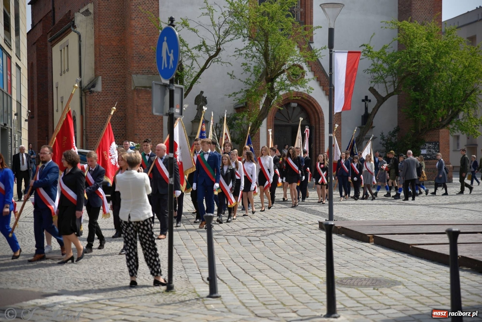 Zdjęcie w galerii na portalu naszraciborz.pl: 11 listopada w tym samym miejscu. Jak wiele się zmieniło od tamtej daty? wiadomości z regionu