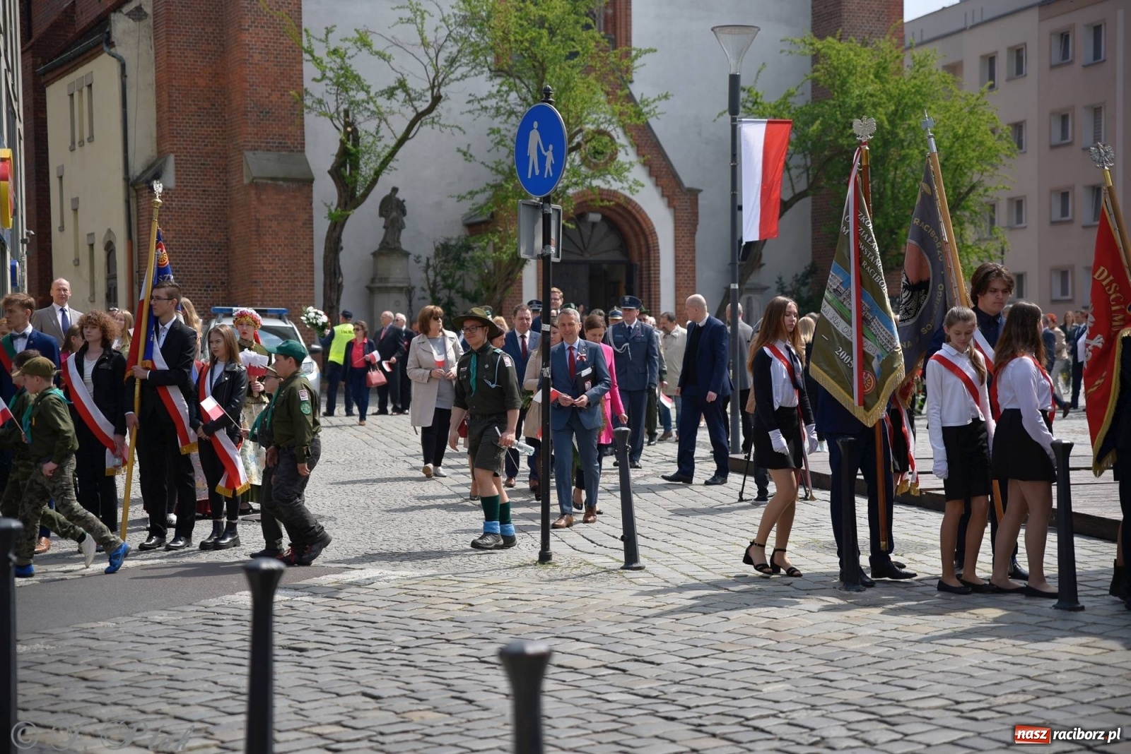 Zdjęcie w galerii na portalu naszraciborz.pl: 11 listopada w tym samym miejscu. Jak wiele się zmieniło od tamtej daty? wiadomości z regionu