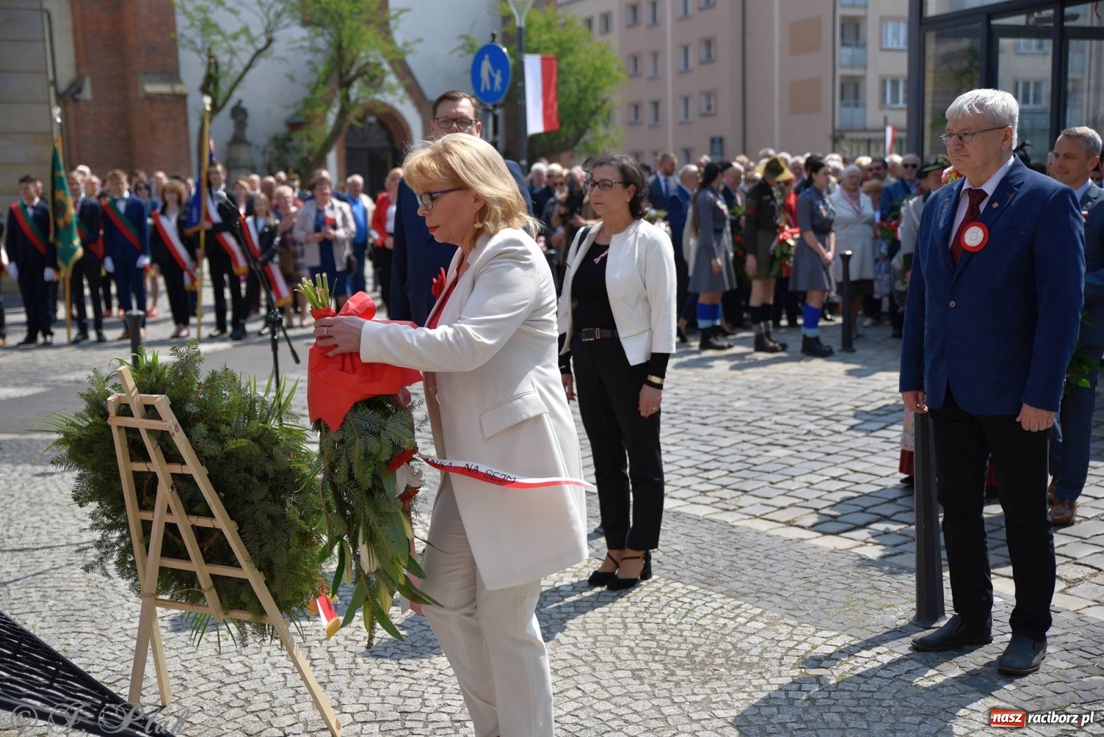 Zdjęcie w galerii na portalu naszraciborz.pl: 11 listopada w tym samym miejscu. Jak wiele się zmieniło od tamtej daty? wiadomości z regionu