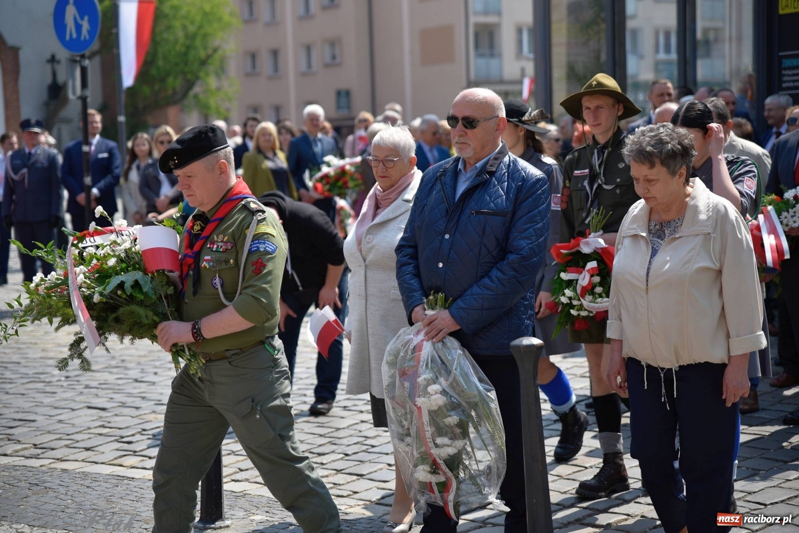 Zdjęcie w galerii na portalu naszraciborz.pl: 11 listopada w tym samym miejscu. Jak wiele się zmieniło od tamtej daty? wiadomości z regionu