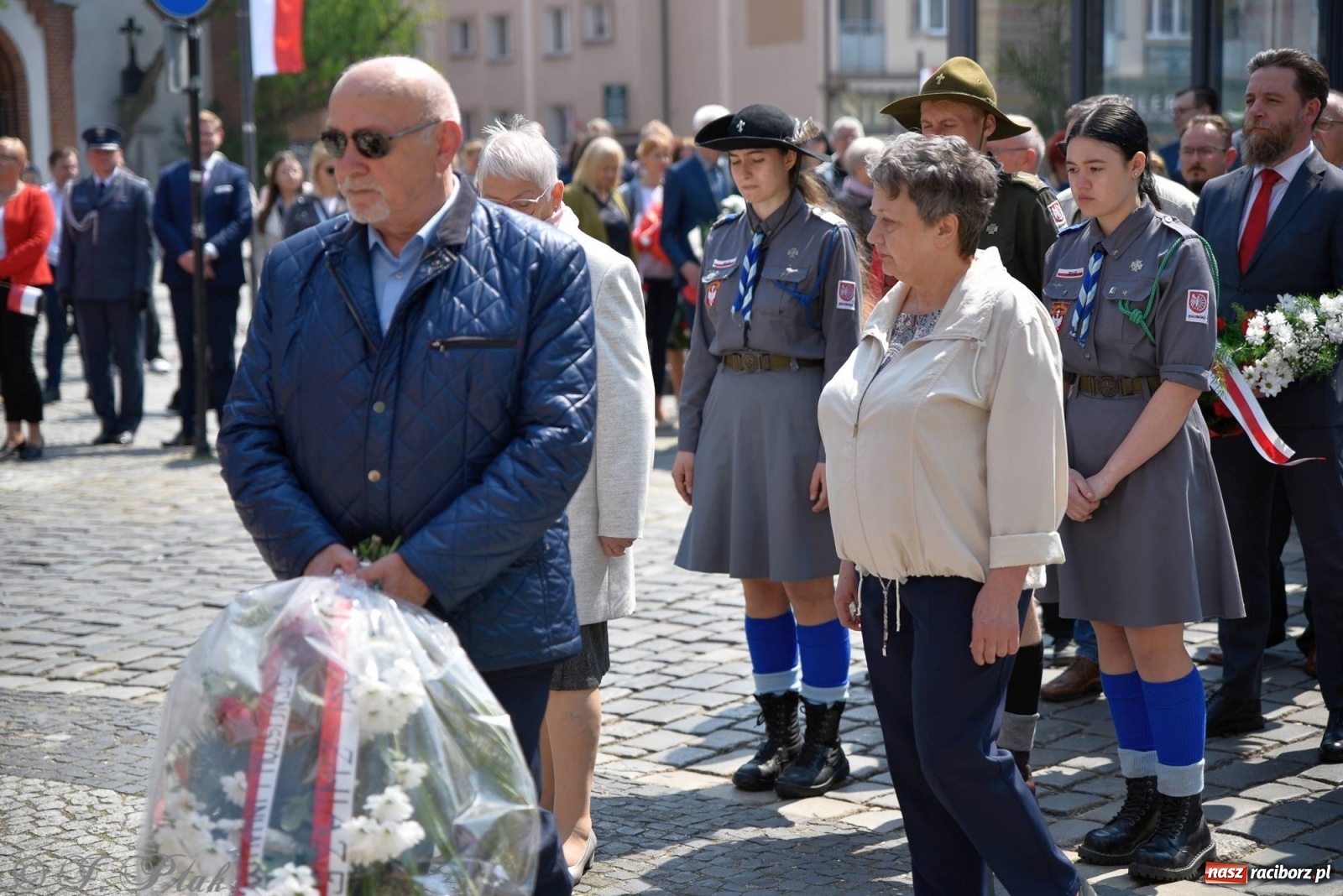 Zdjęcie w galerii na portalu naszraciborz.pl: 11 listopada w tym samym miejscu. Jak wiele się zmieniło od tamtej daty? wiadomości z regionu