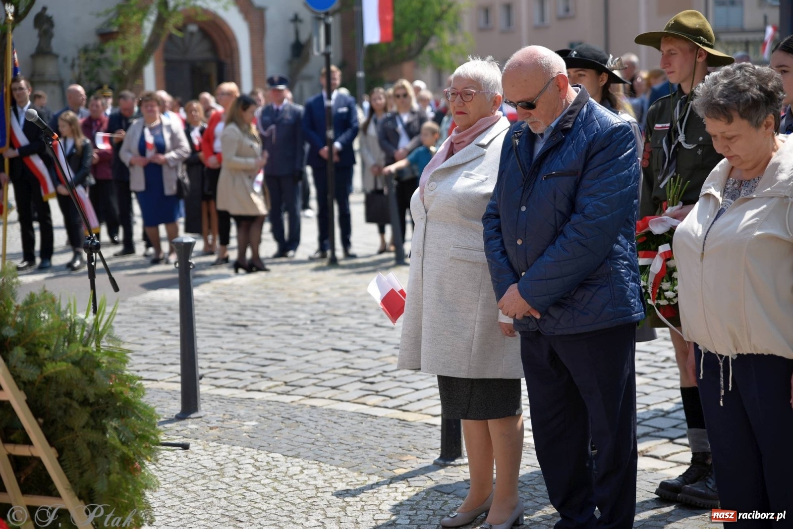 Zdjęcie w galerii na portalu naszraciborz.pl: 11 listopada w tym samym miejscu. Jak wiele się zmieniło od tamtej daty? wiadomości z regionu