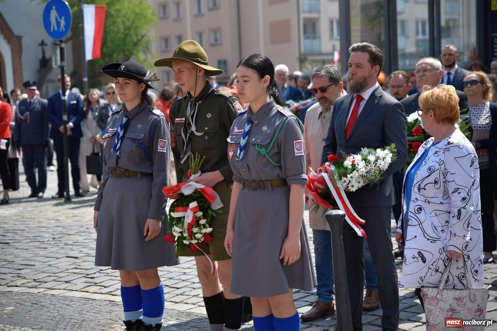 Zdjęcie w galerii na portalu naszraciborz.pl: 11 listopada w tym samym miejscu. Jak wiele się zmieniło od tamtej daty? wiadomości z regionu