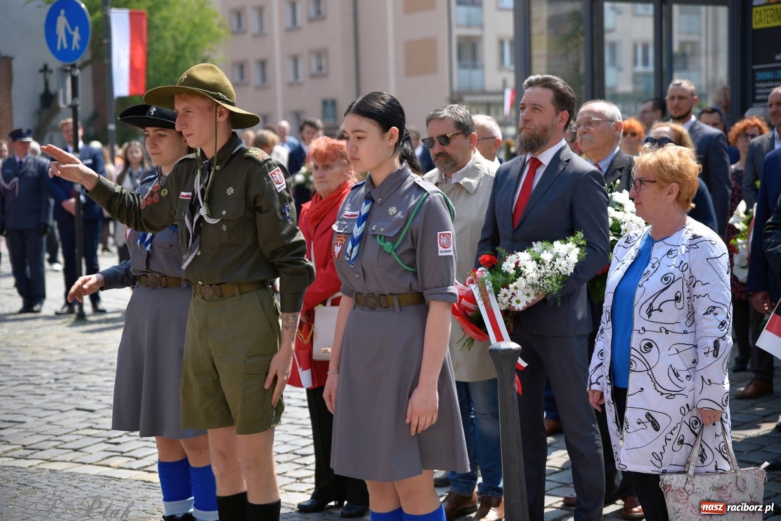 Zdjęcie w galerii na portalu naszraciborz.pl: 11 listopada w tym samym miejscu. Jak wiele się zmieniło od tamtej daty? wiadomości z regionu