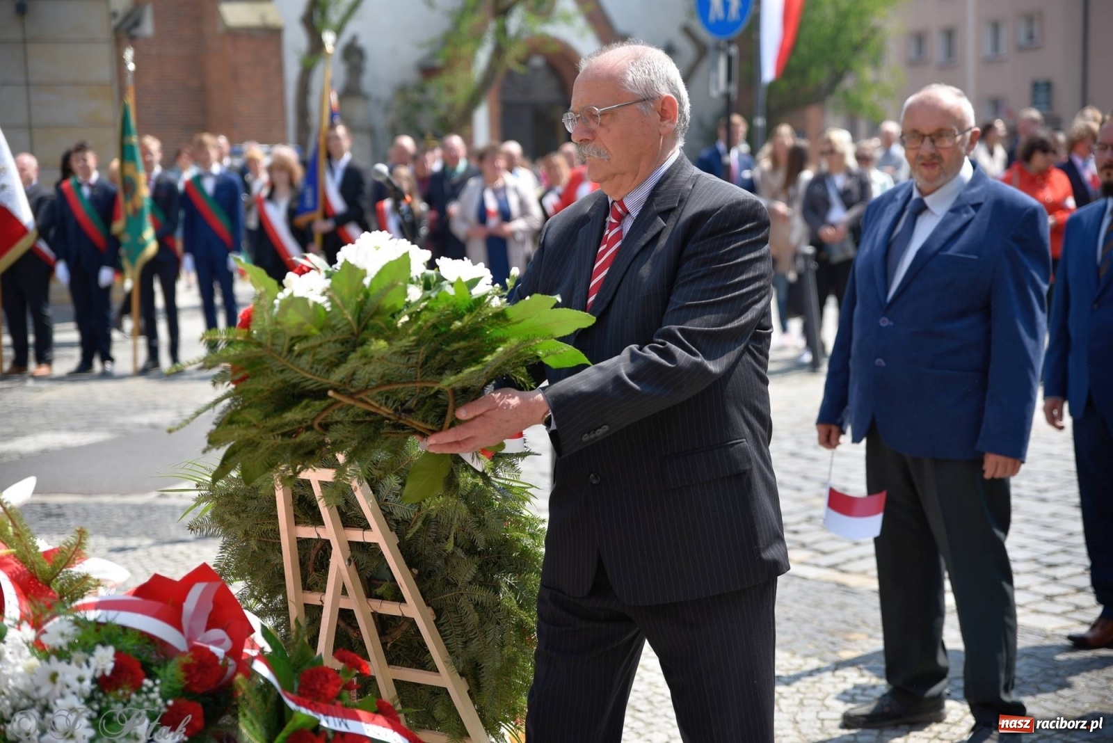 Zdjęcie w galerii na portalu naszraciborz.pl: 11 listopada w tym samym miejscu. Jak wiele się zmieniło od tamtej daty? wiadomości z regionu