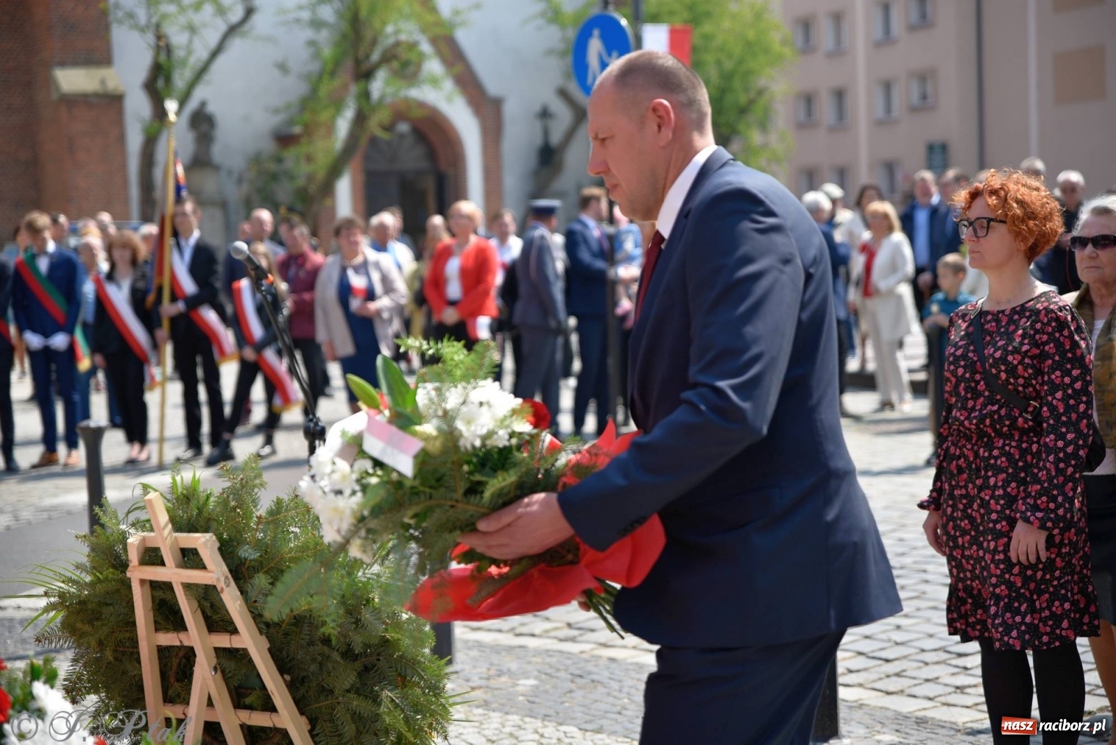 Zdjęcie w galerii na portalu naszraciborz.pl: 11 listopada w tym samym miejscu. Jak wiele się zmieniło od tamtej daty? wiadomości z regionu