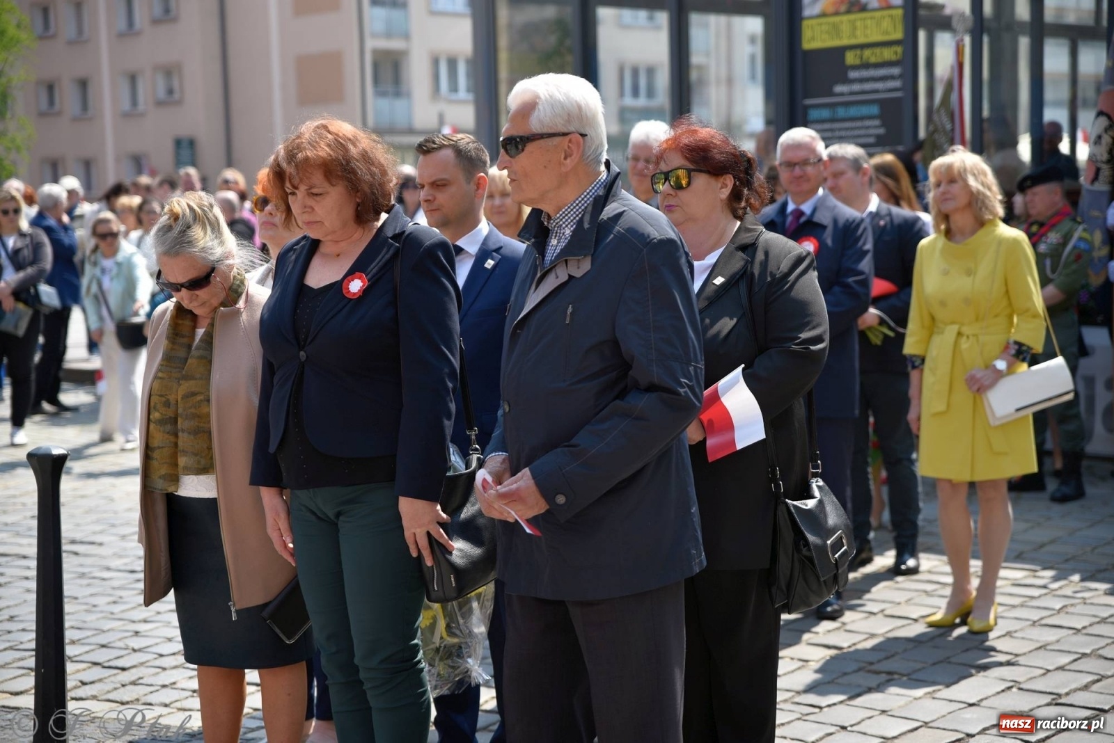 Zdjęcie w galerii na portalu naszraciborz.pl: 11 listopada w tym samym miejscu. Jak wiele się zmieniło od tamtej daty? wiadomości z regionu