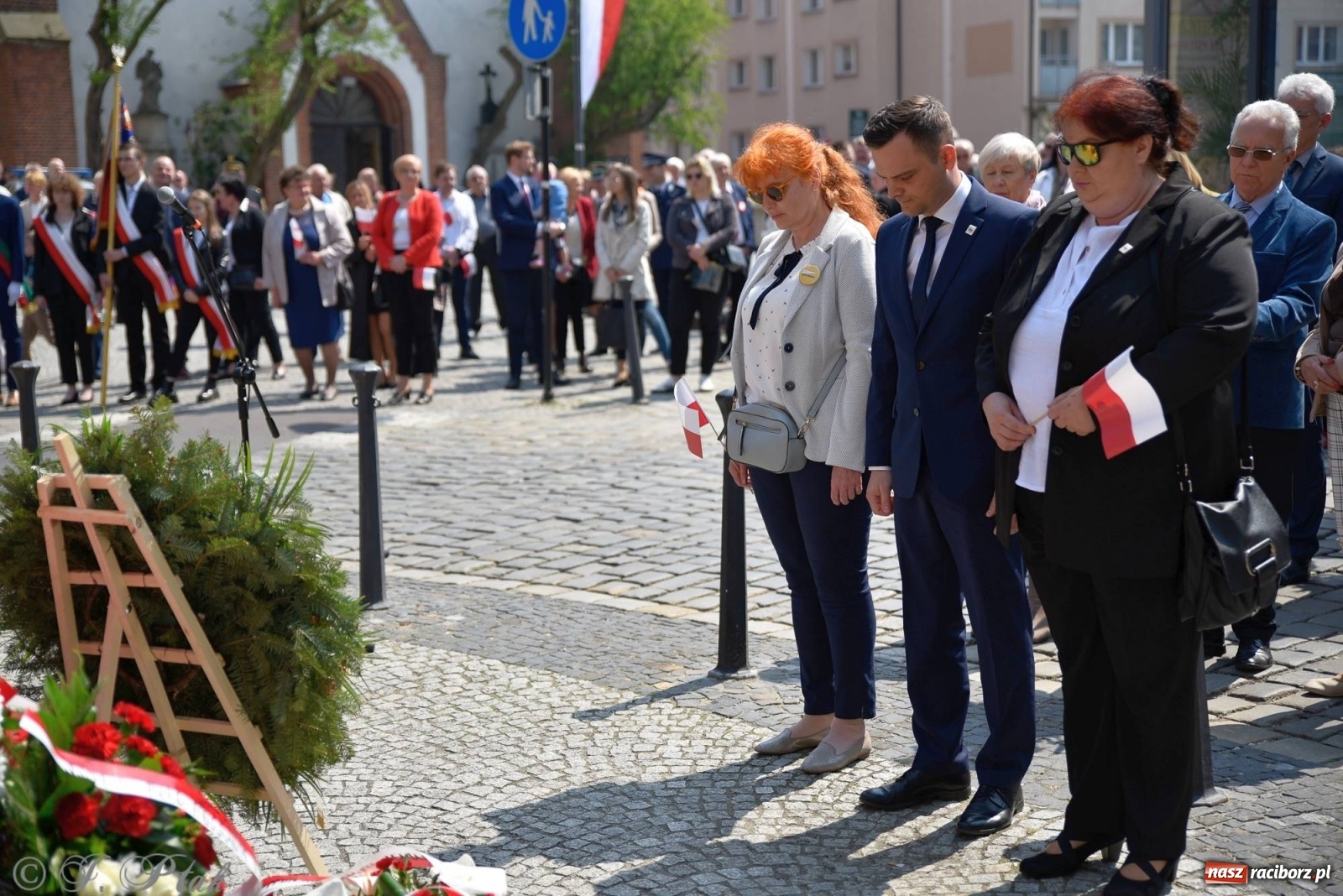 Zdjęcie w galerii na portalu naszraciborz.pl: 11 listopada w tym samym miejscu. Jak wiele się zmieniło od tamtej daty? wiadomości z regionu